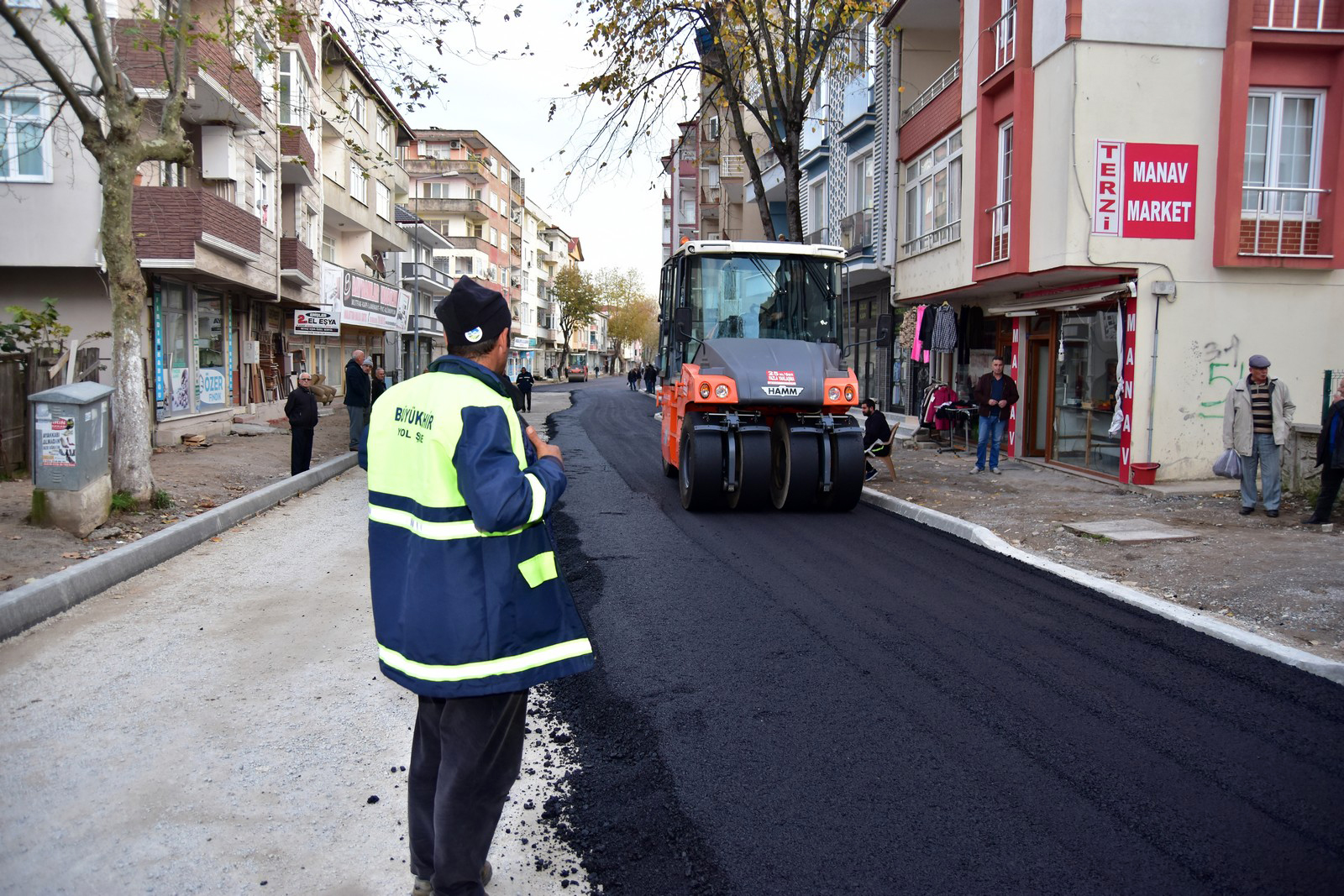 Karasu’da caddeler yeni yüzüne kavuştu