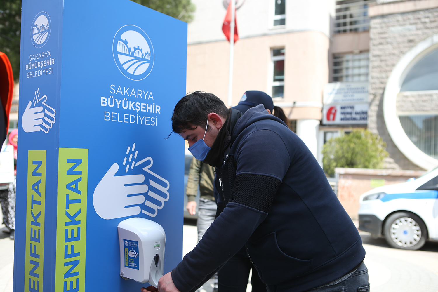 İlçelerde ücretsiz maske dağıtımı devam ediyor