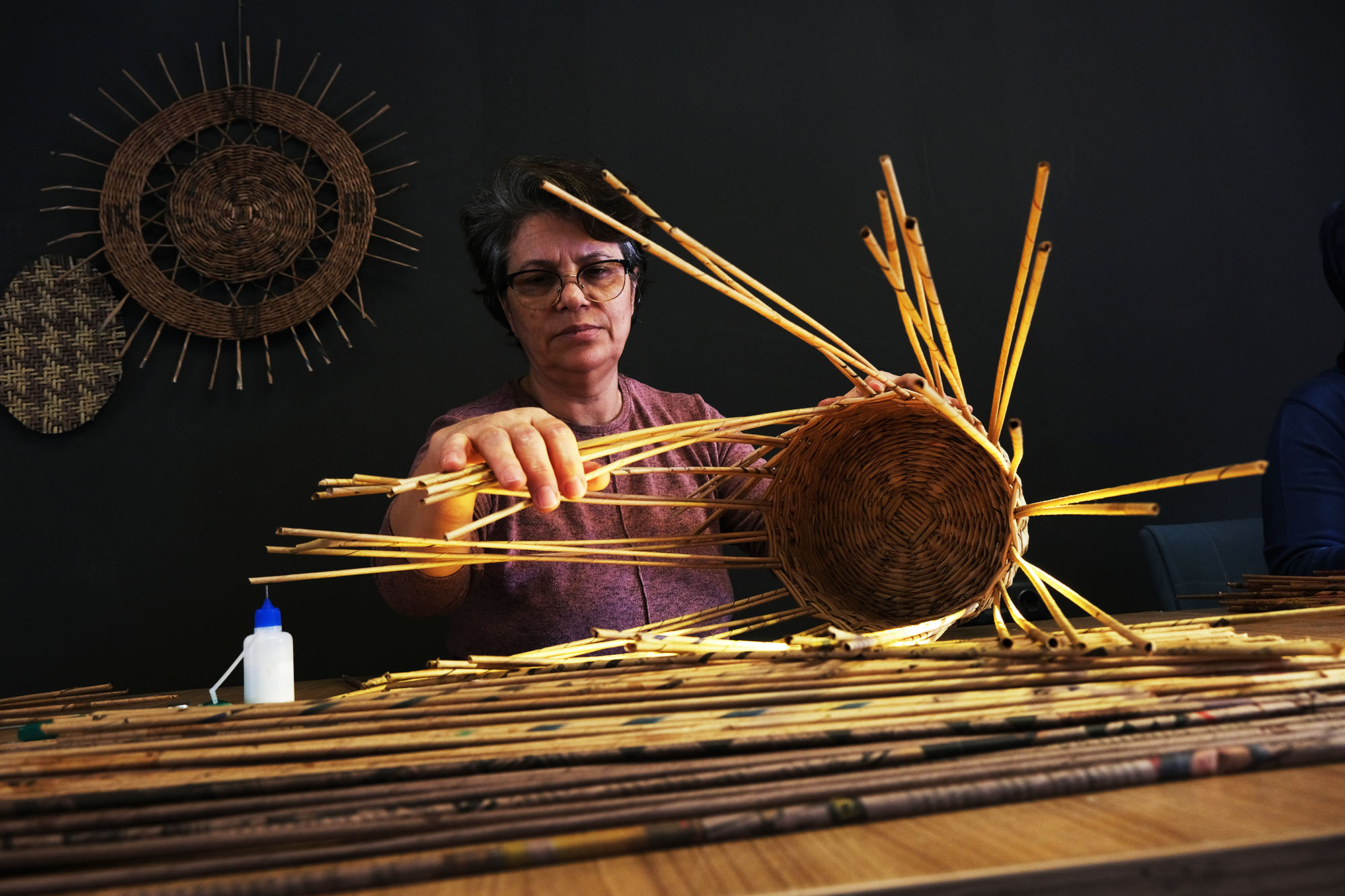 Çöpten hayata kâğıdın yolculuğu. Atık maharetli ellerde sanata dönüşüyor