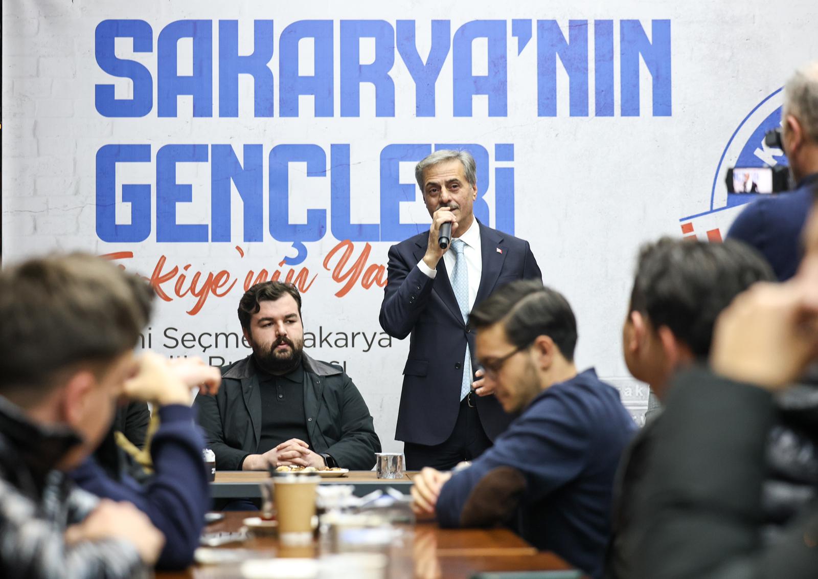 “Gençlerin yarınları için şehrimizde büyük yatırımları hayata geçiriyoruz”