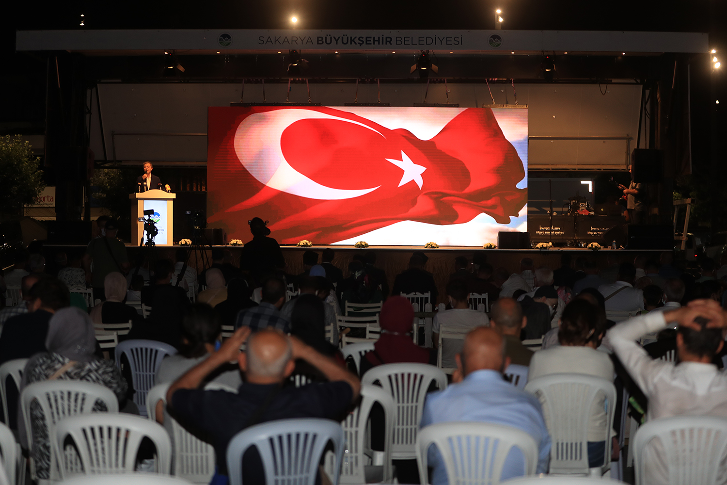 17 Ağustos depreminin 22. Yılı Büyükşehir Belediyesi’nin düzenlediği etkinlikle anıldı