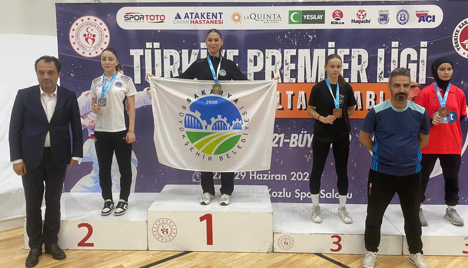 Büyükşehir sporcuları başarılarıyla göz dolduruyor