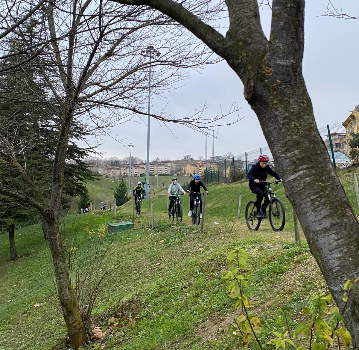 Vadinin zorlu yamaçlarında geleceğin şampiyon pedalları yetişiyor