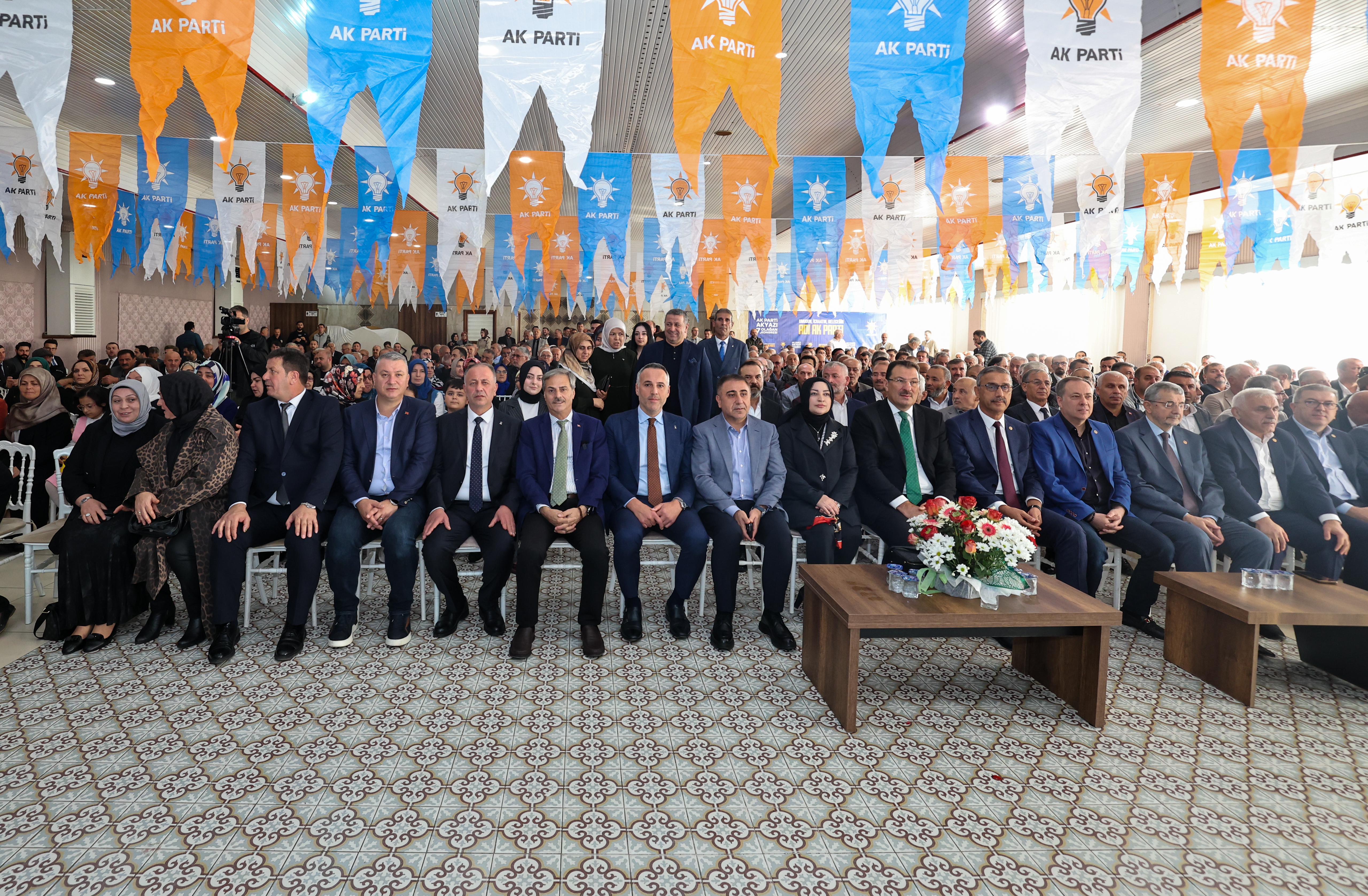 “İnsanımıza yakışır bir Akyazı’yı birlikte inşa ediyoruz”
