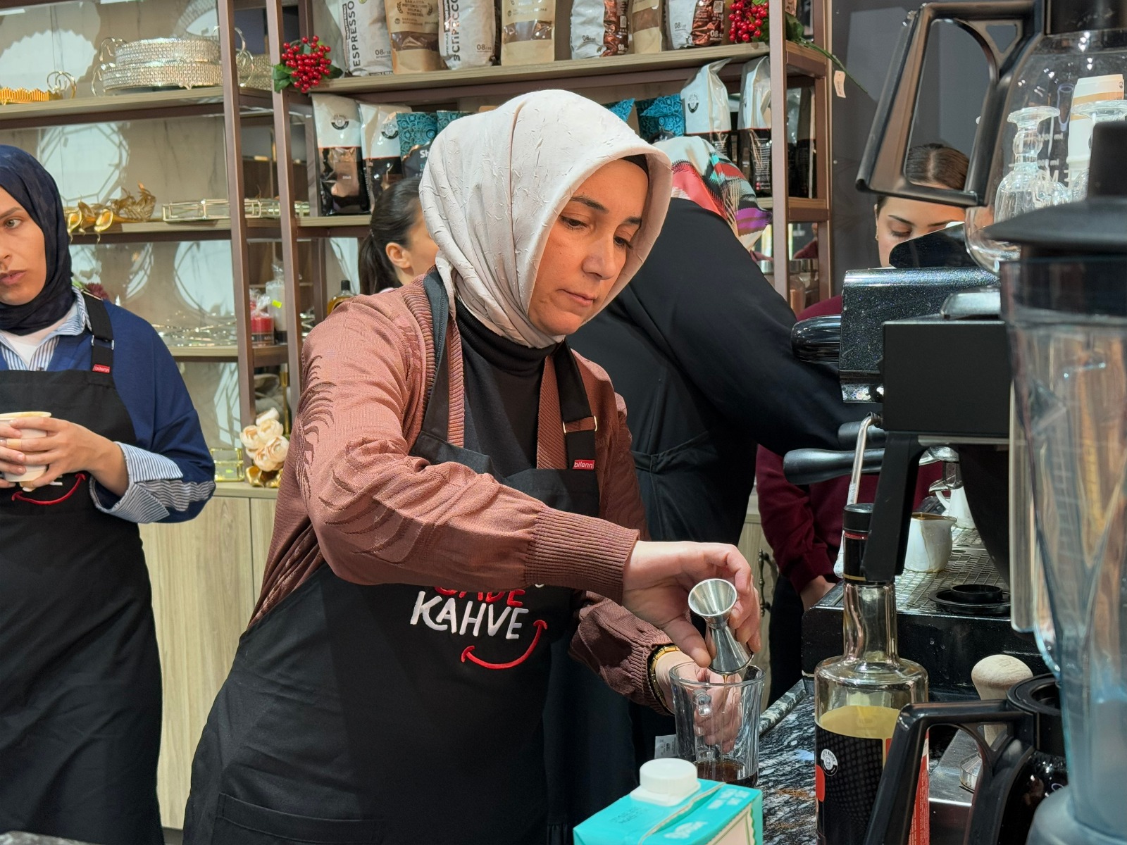 Büyükşehir’in kadınlara yönelik çikolata ve kahve atölyesi tamamlandı