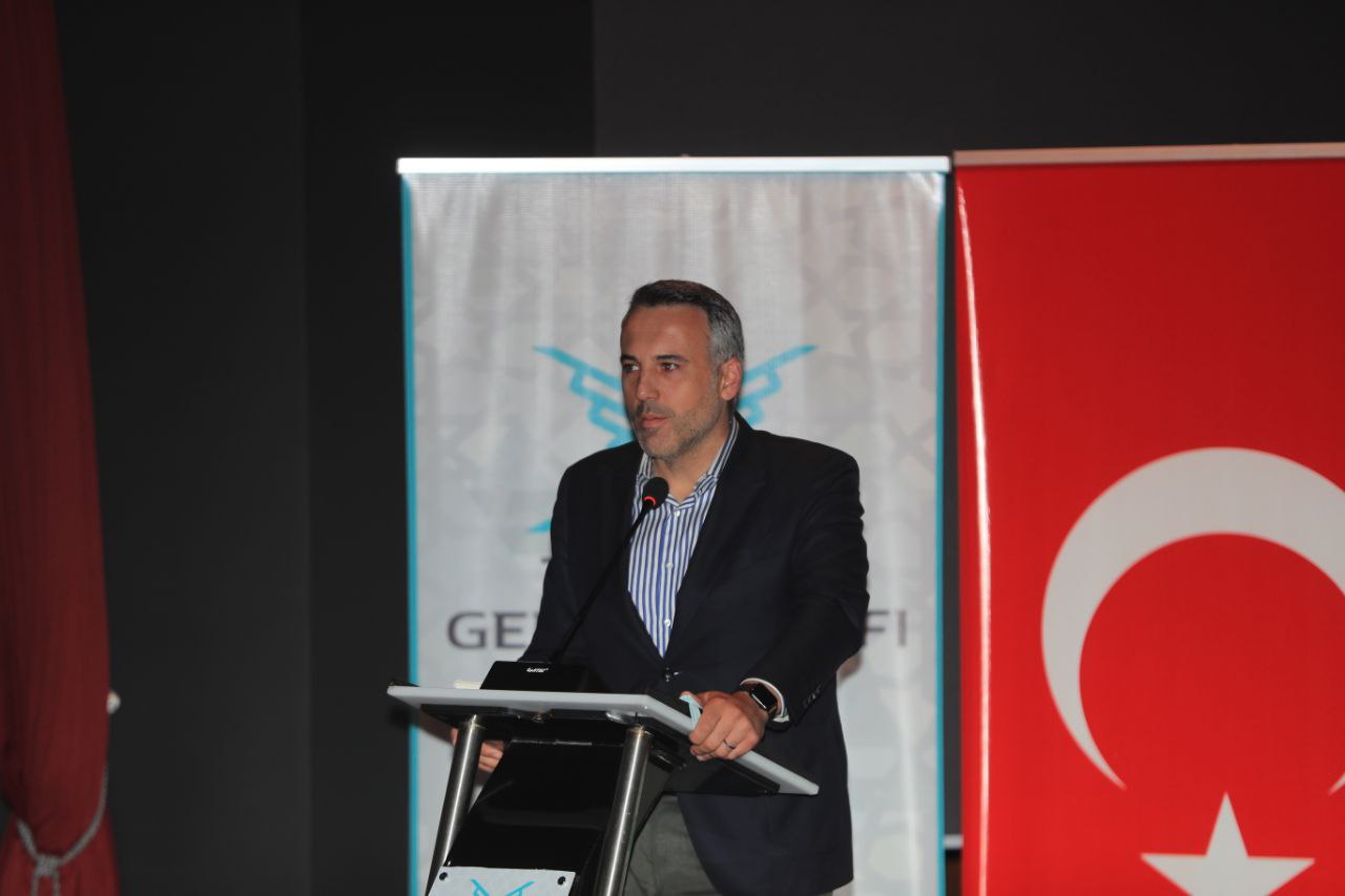 “İlim ve irfan sahibi gençler ülkemizin umududur”