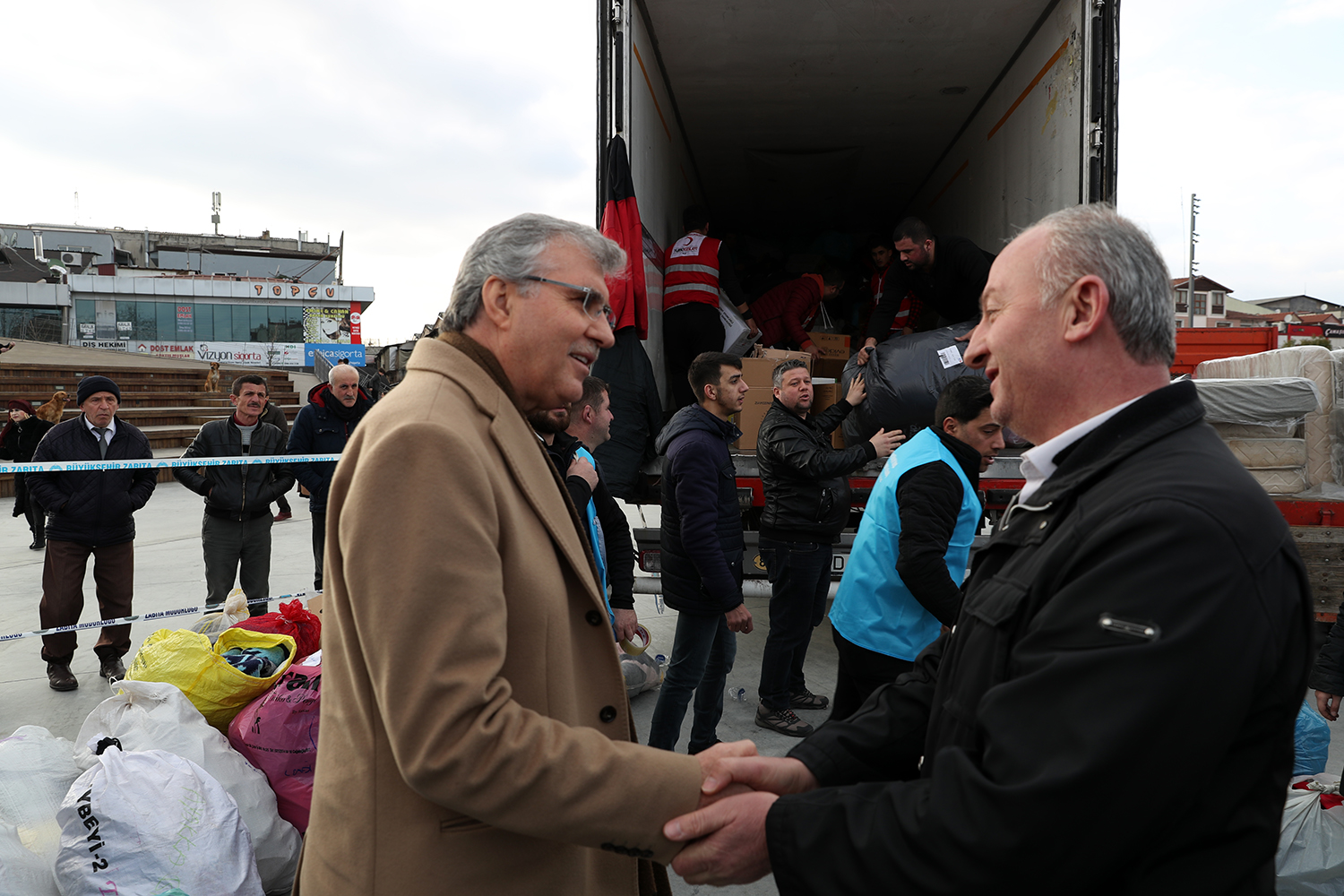 Sakarya Elazığ ve Malatya’nın yanında