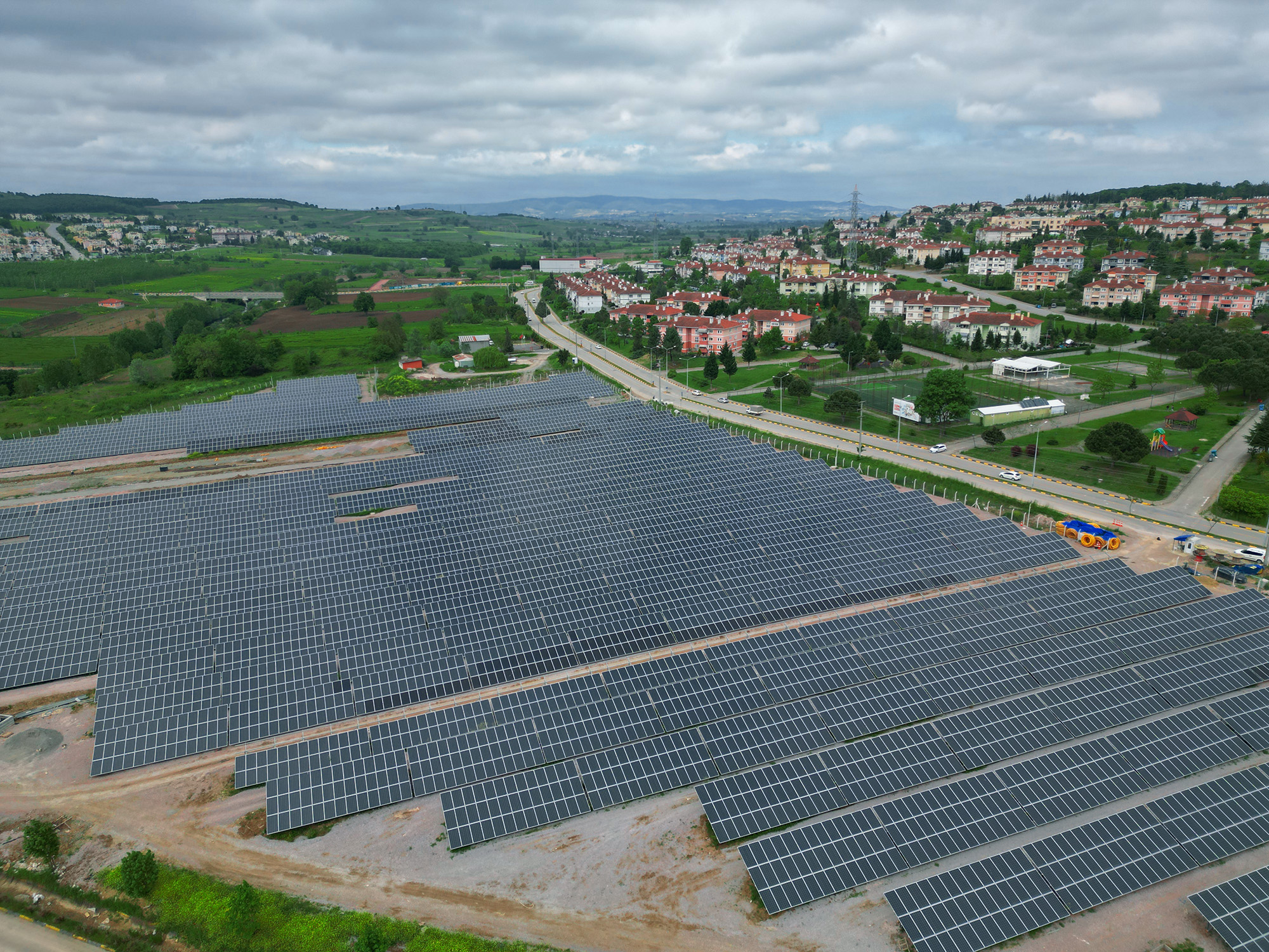 Şehrin yeni enerji kaynağı Karaman GES için son paneller kuruluyor
