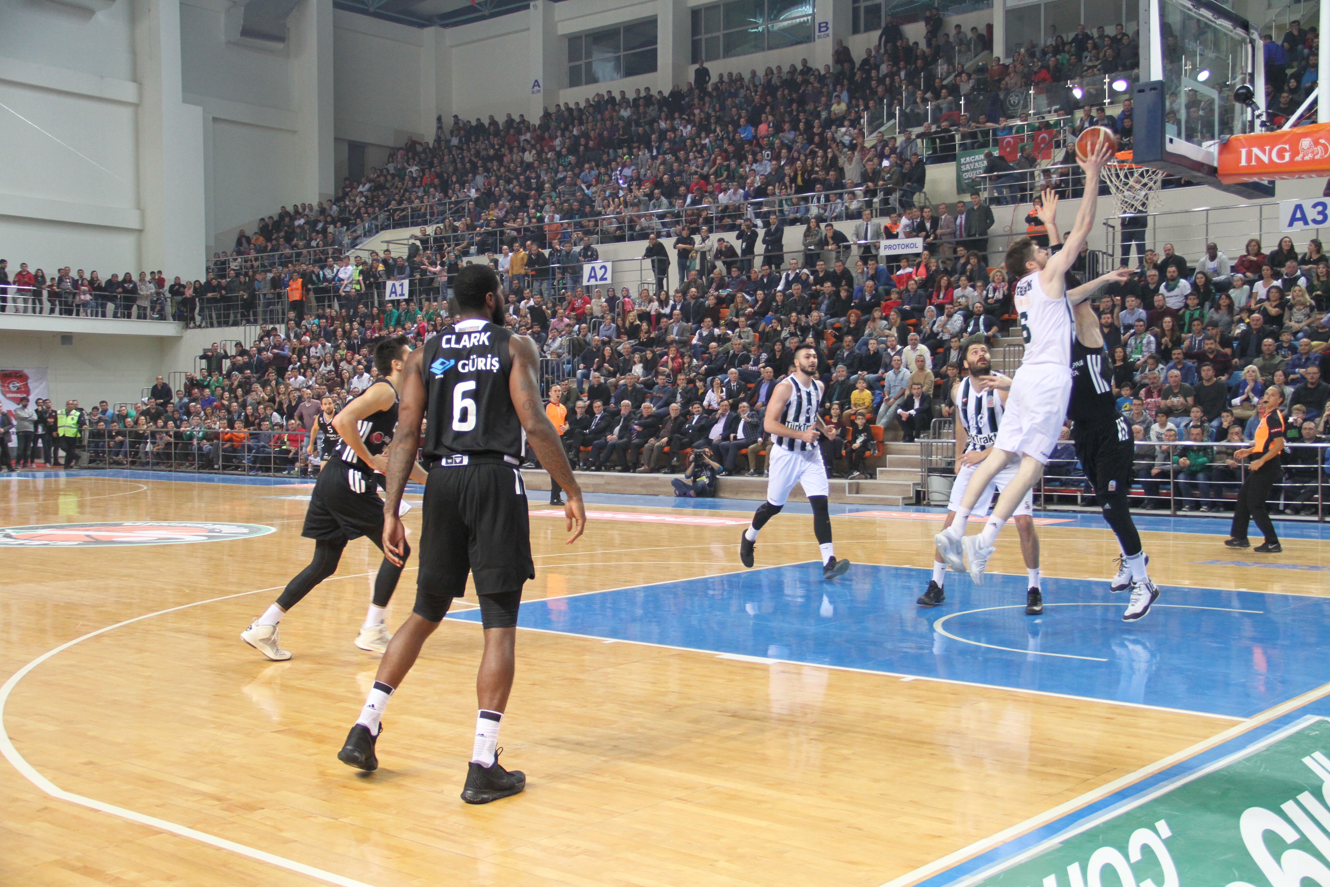 Büyükşehir Basket Beşiktaş’a mağlup oldu