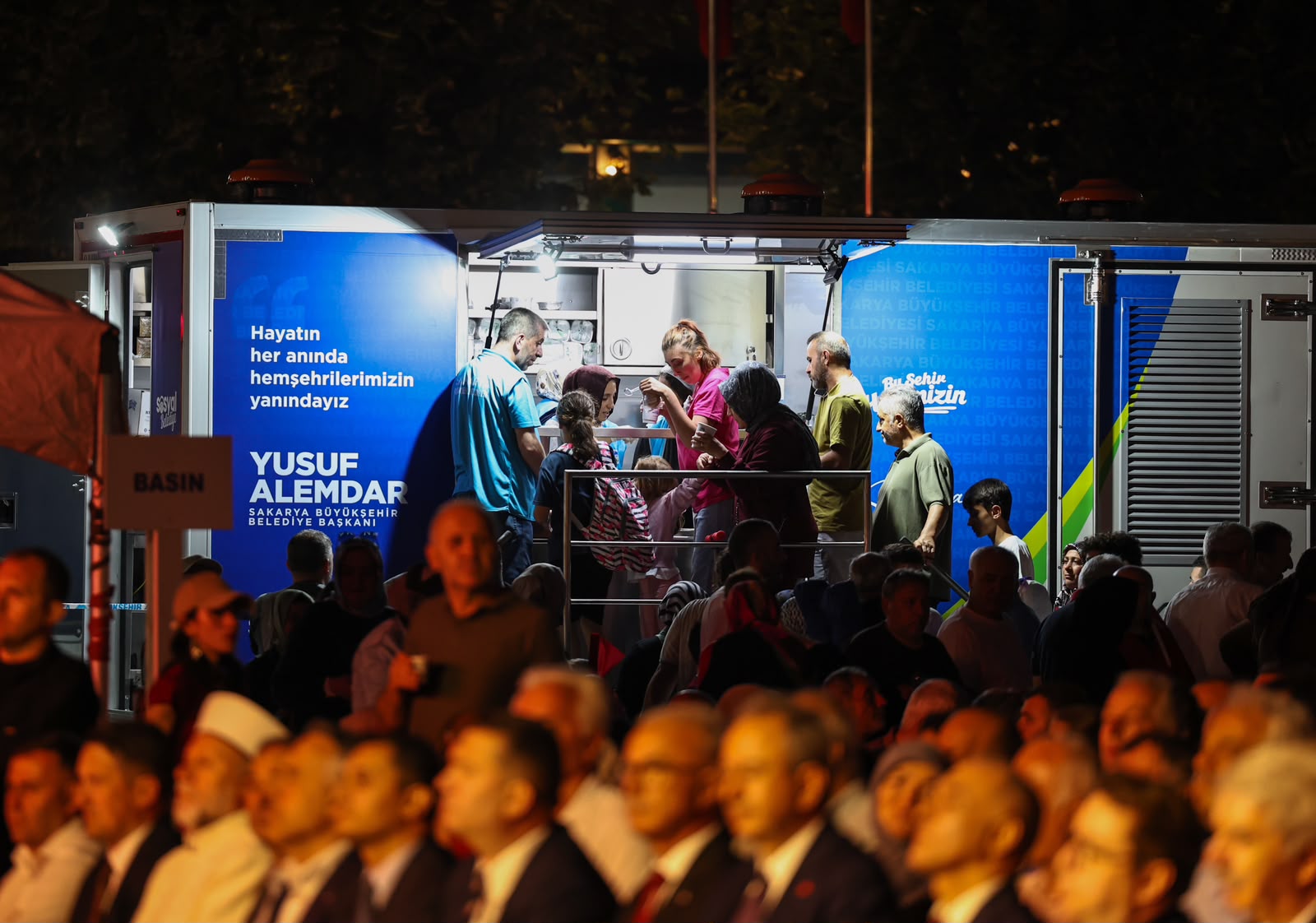 “Milletimiz uğruna can verilen vatanı darbecilere teslim etmedi, hiçbir zaman etmeyecek”