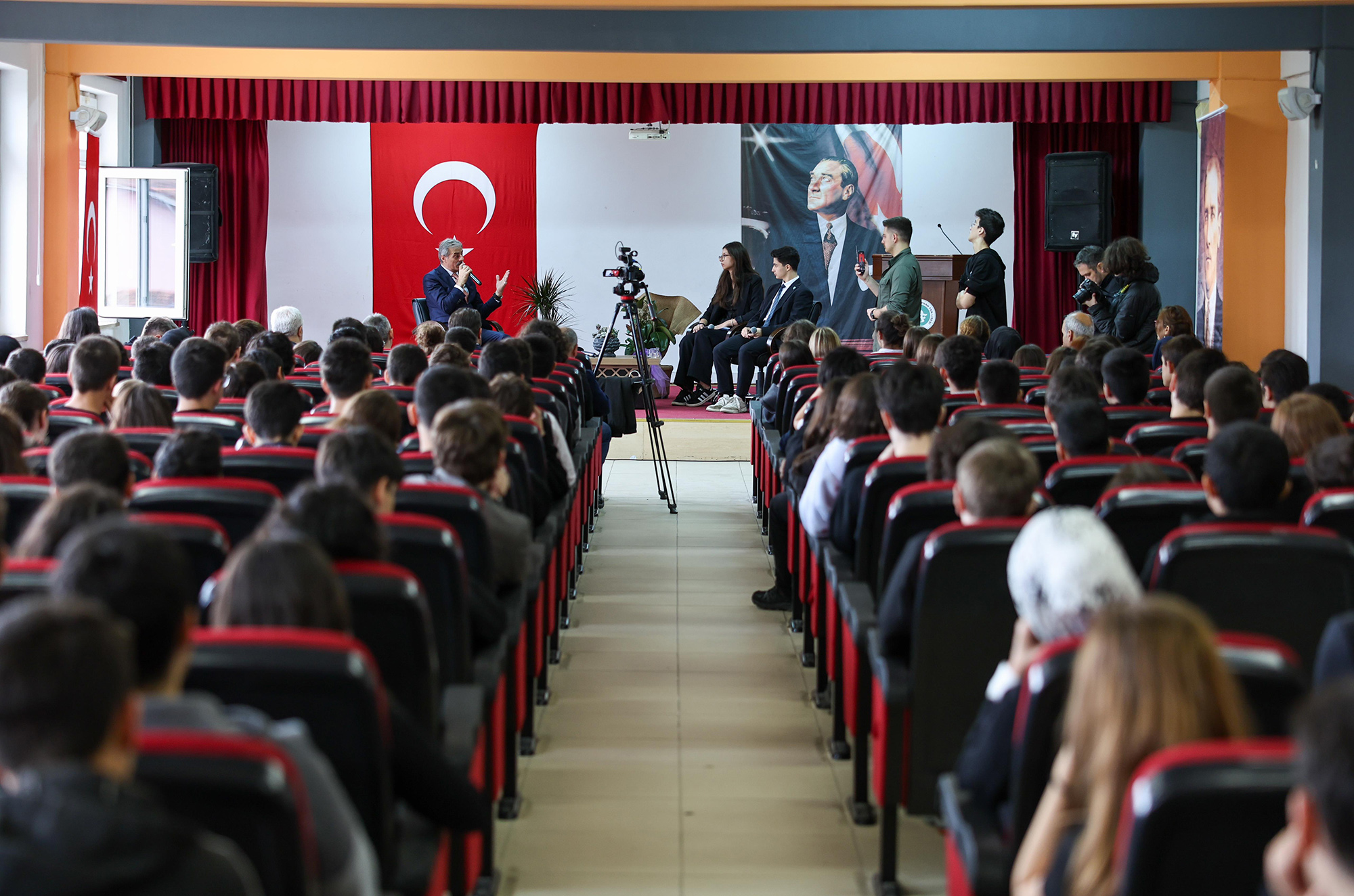 Sakarya gençliğine hizmet edecek eserleri bir bir hayata geçiriyoruz