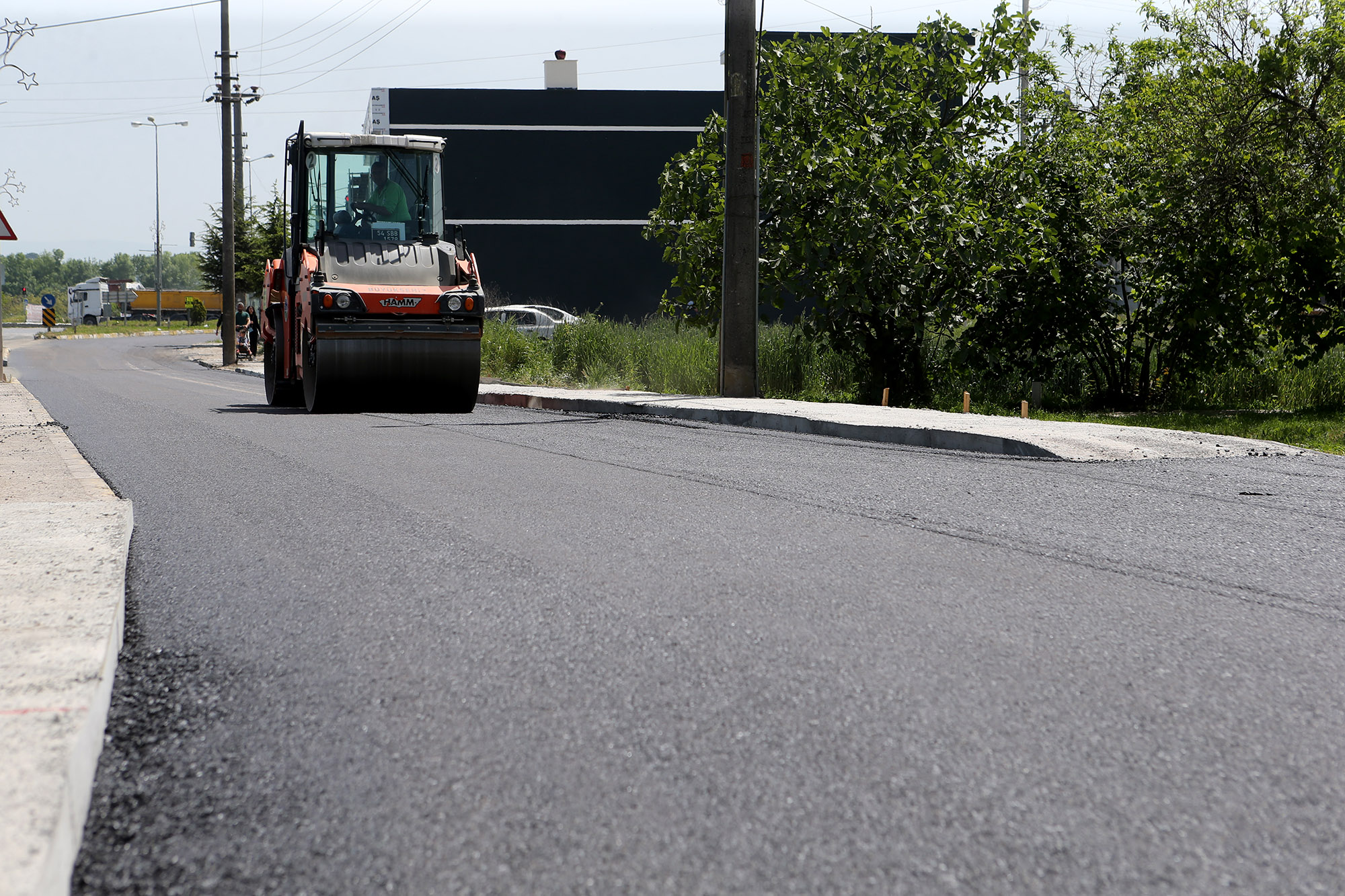 Söğütlü’de asfalt çalışmaları hız kazandı