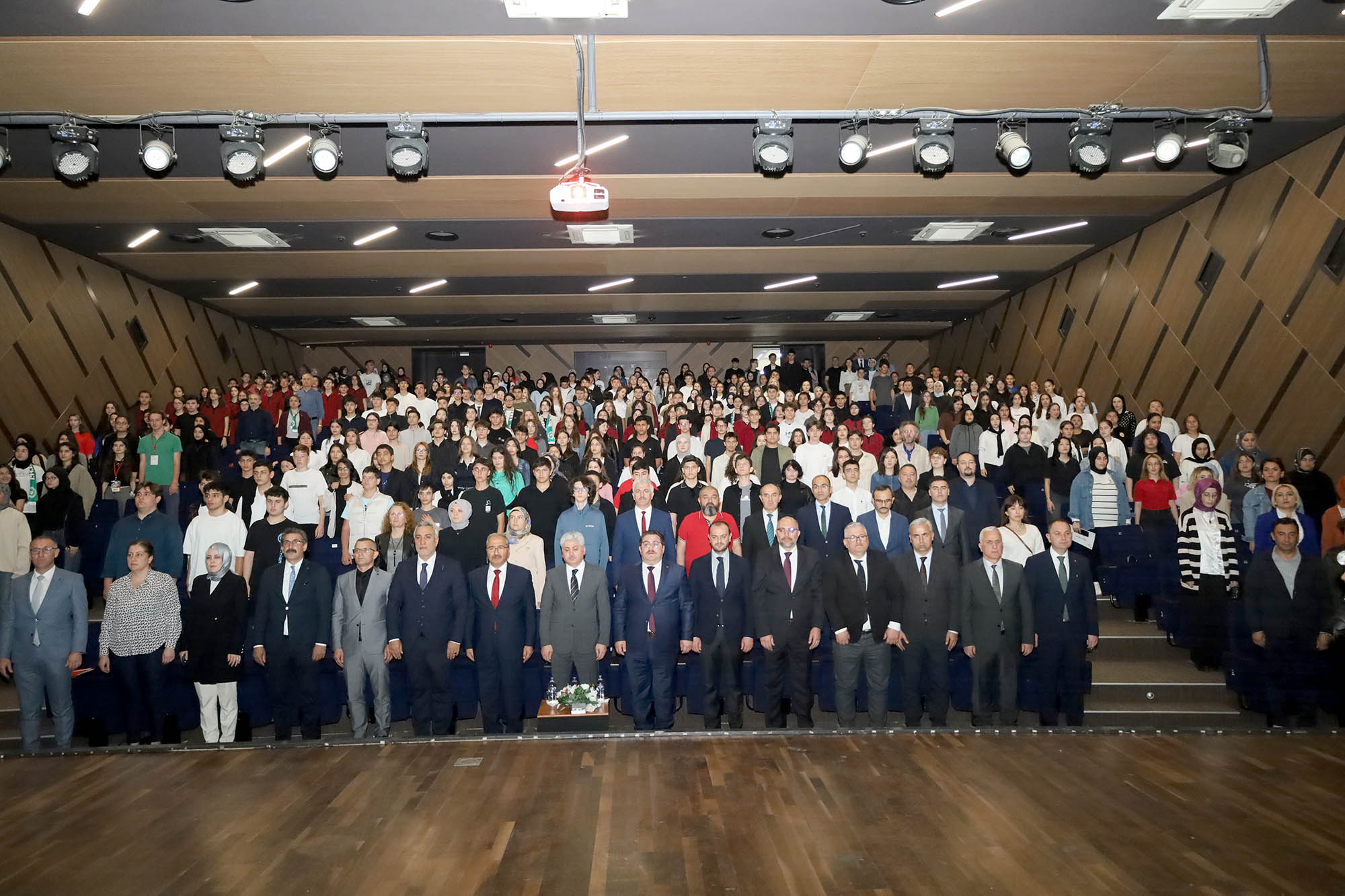 Genç tiyatrocuların sahne aldığı festivalde kazananlar belli oldu