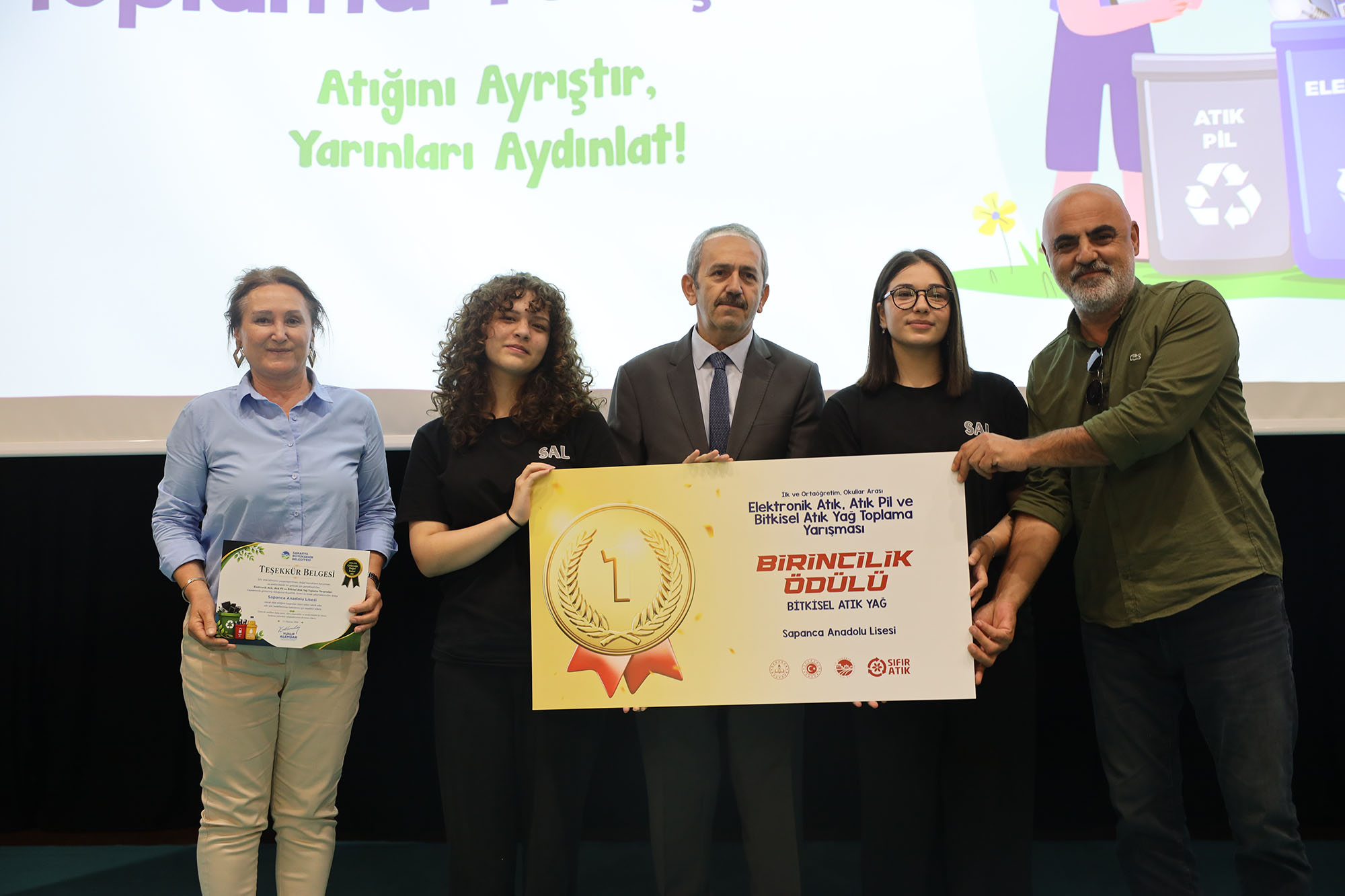 Sakarya’da öğrenciler ayrışan her atıkla geleceğe umut taşıdı