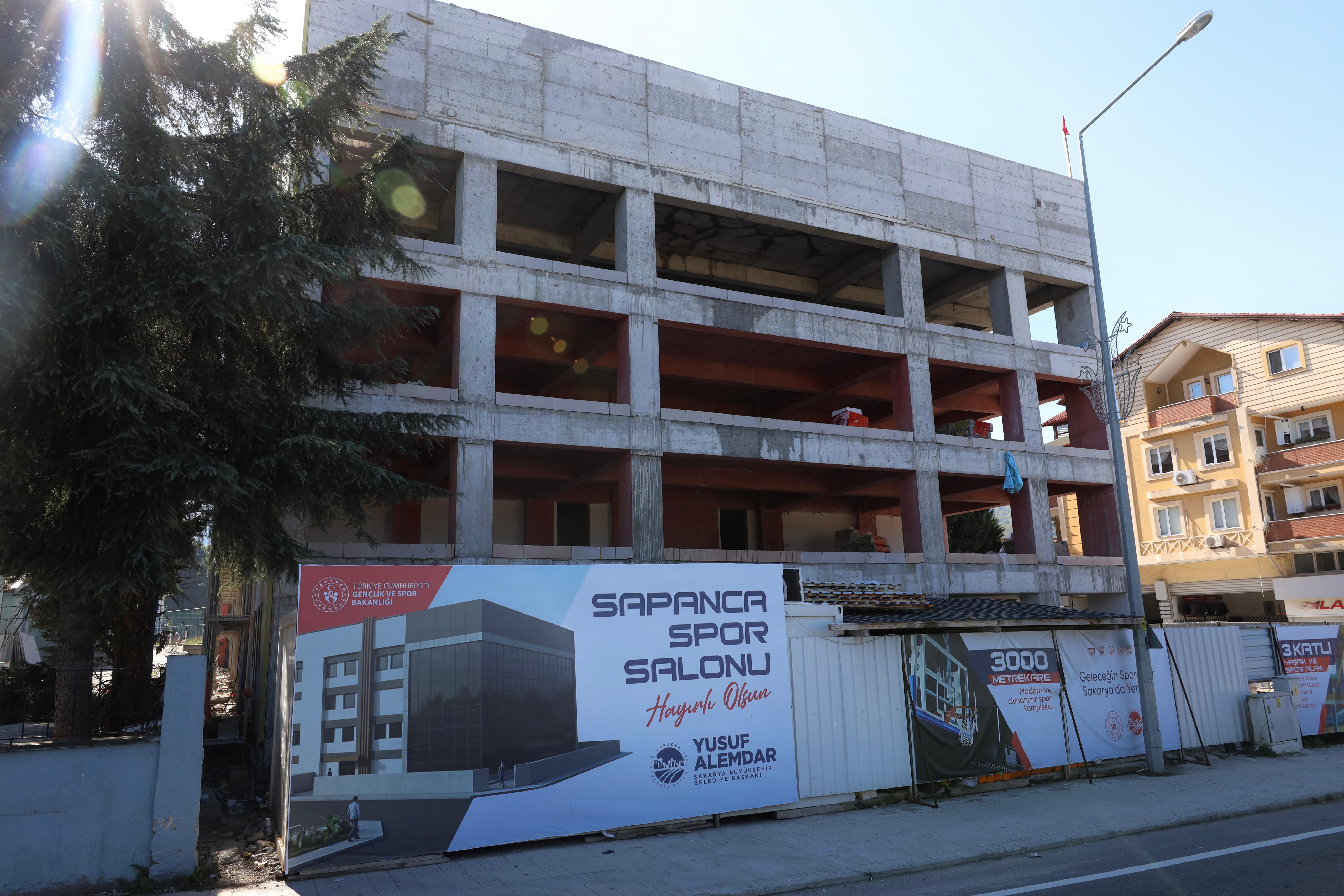 Sapanca’da gençlerin yeni merkezi yükseldi