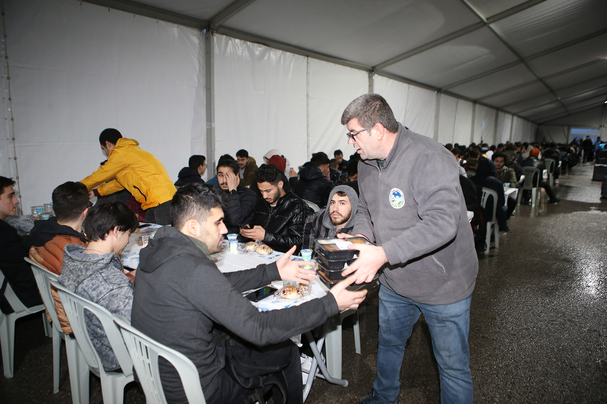 Büyükşehir’in bereketli sofrasında Ramazan’ın tadı bir başka