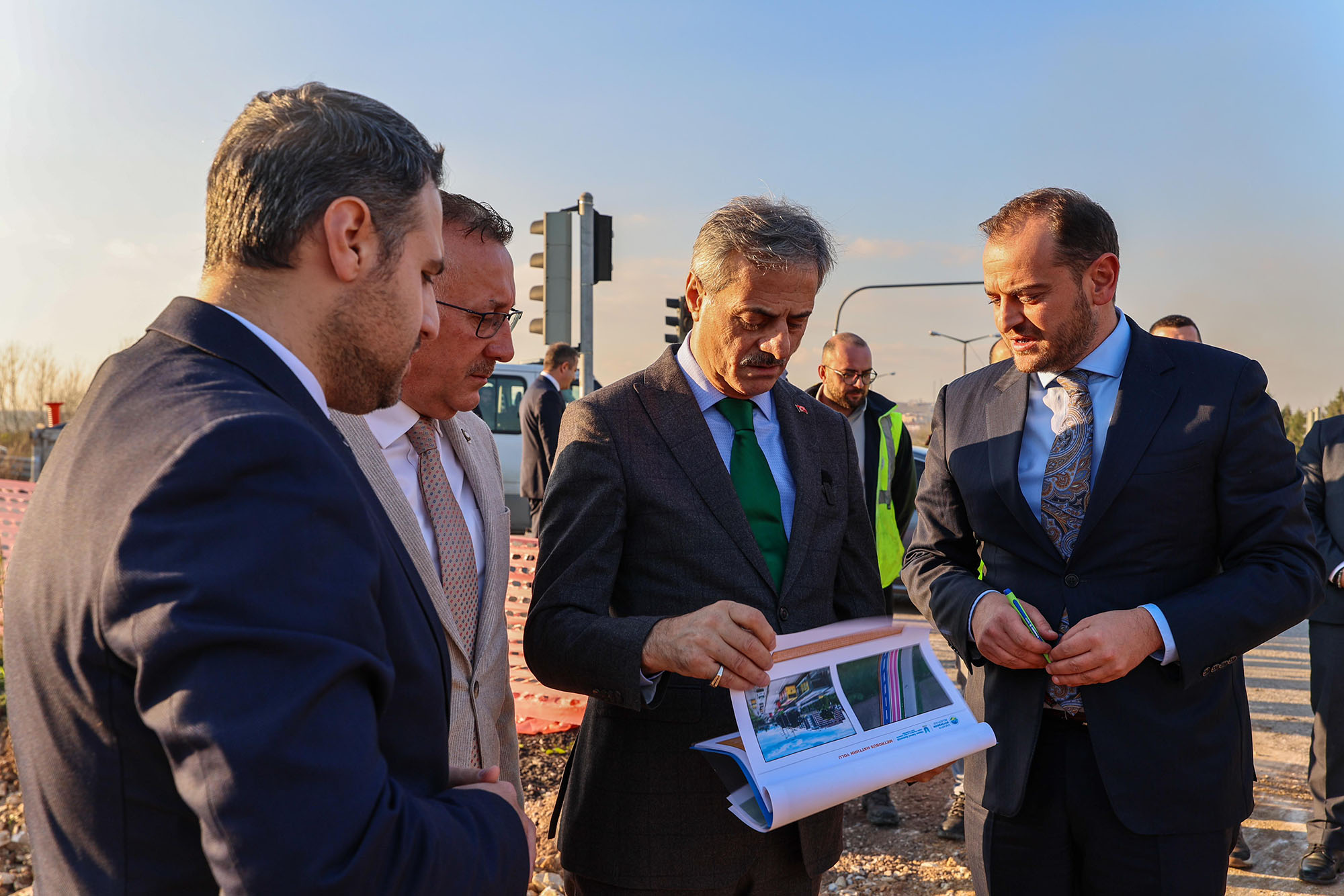 1 milyar TL’lik tarihi projede ilk kazma vuruldu: Yenikent’e cazibe katacak metrobüsler yakında yollarda