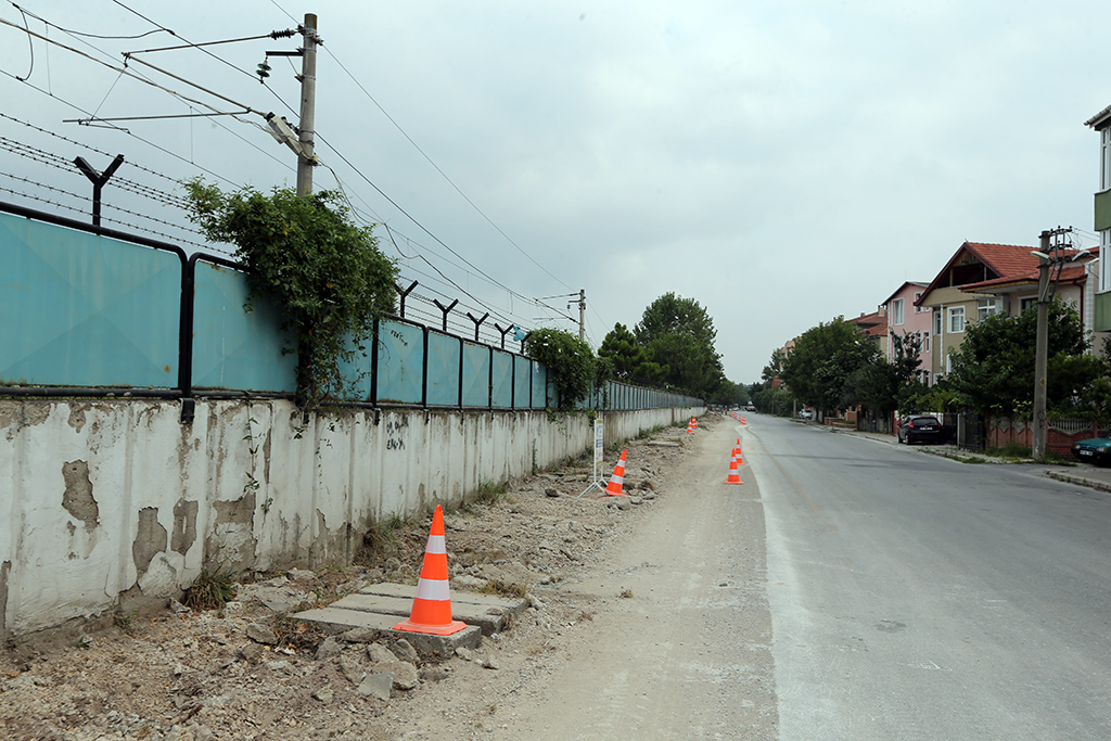 TÜVASAŞ Caddesi Yenileniyor