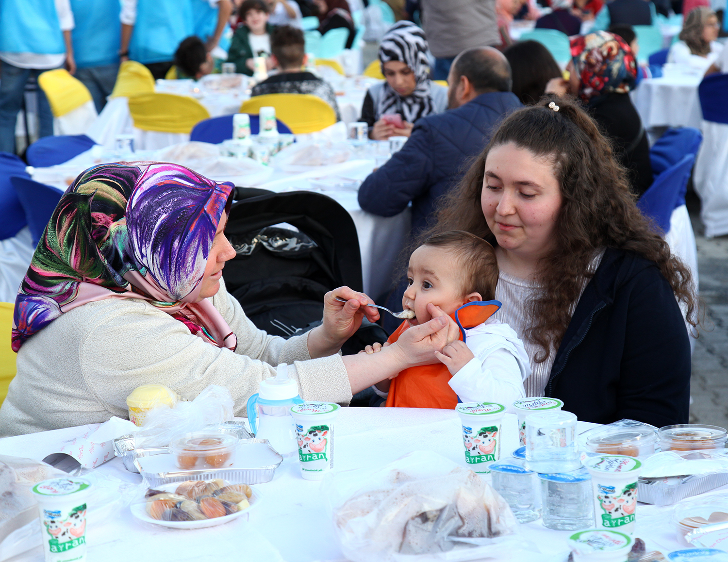 Kardeşlik sofraları Serdivan’da kuruldu