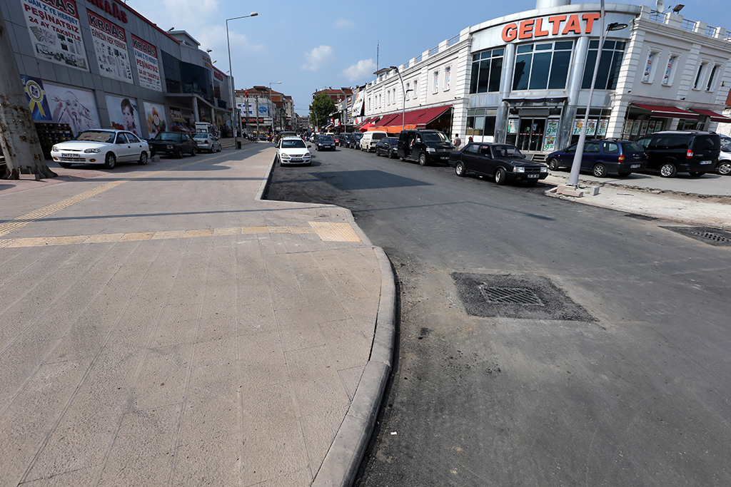 İtfaiye Caddesi’ne Asfalt Atıldı