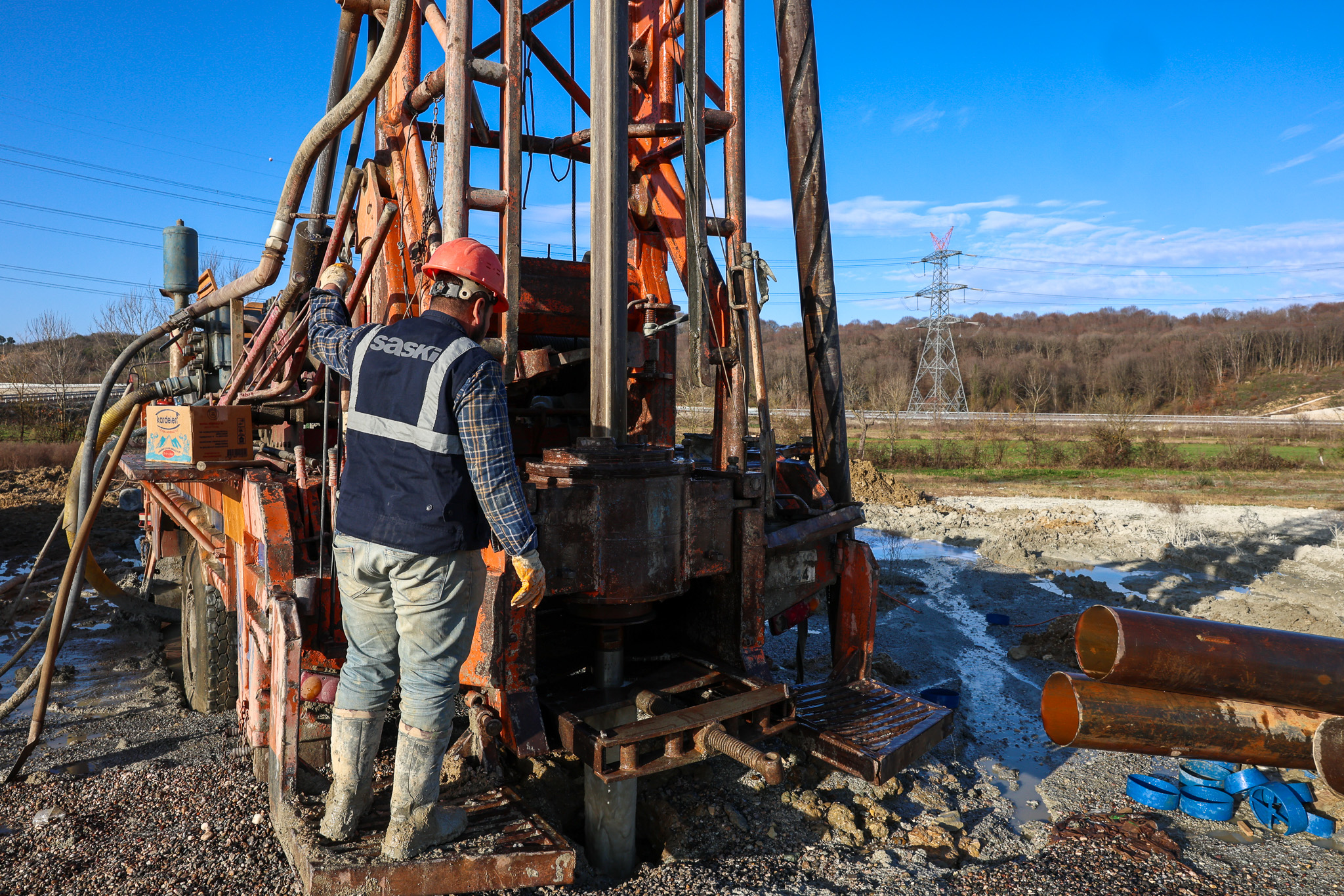 Yerin 104 metre altından çıkarılan içme suyu Karasu’da 5 mahalleye iletilecek
