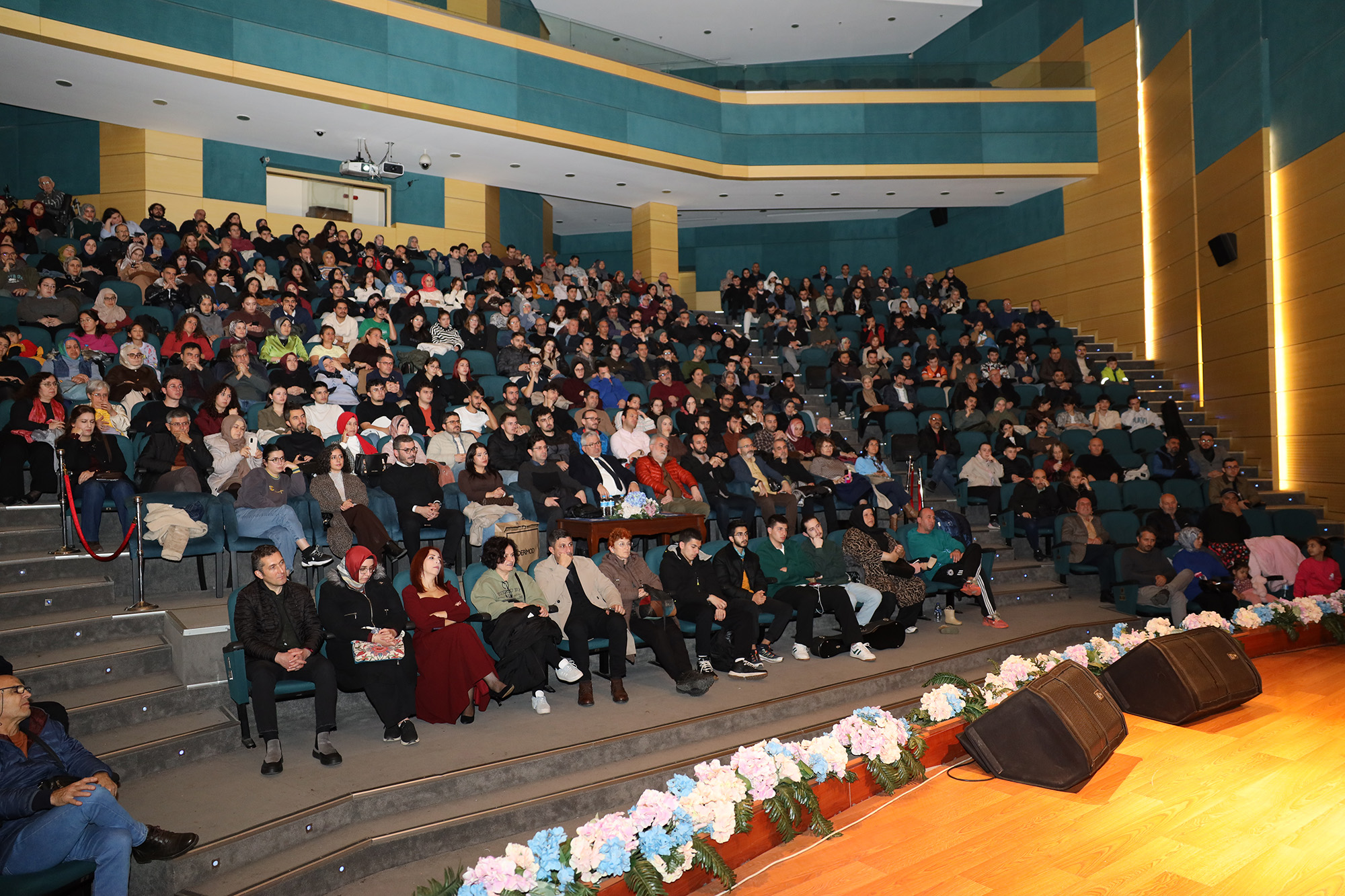 Çetin Akdeniz ile Sakarya’da Türk Halk Müziği esintisi
