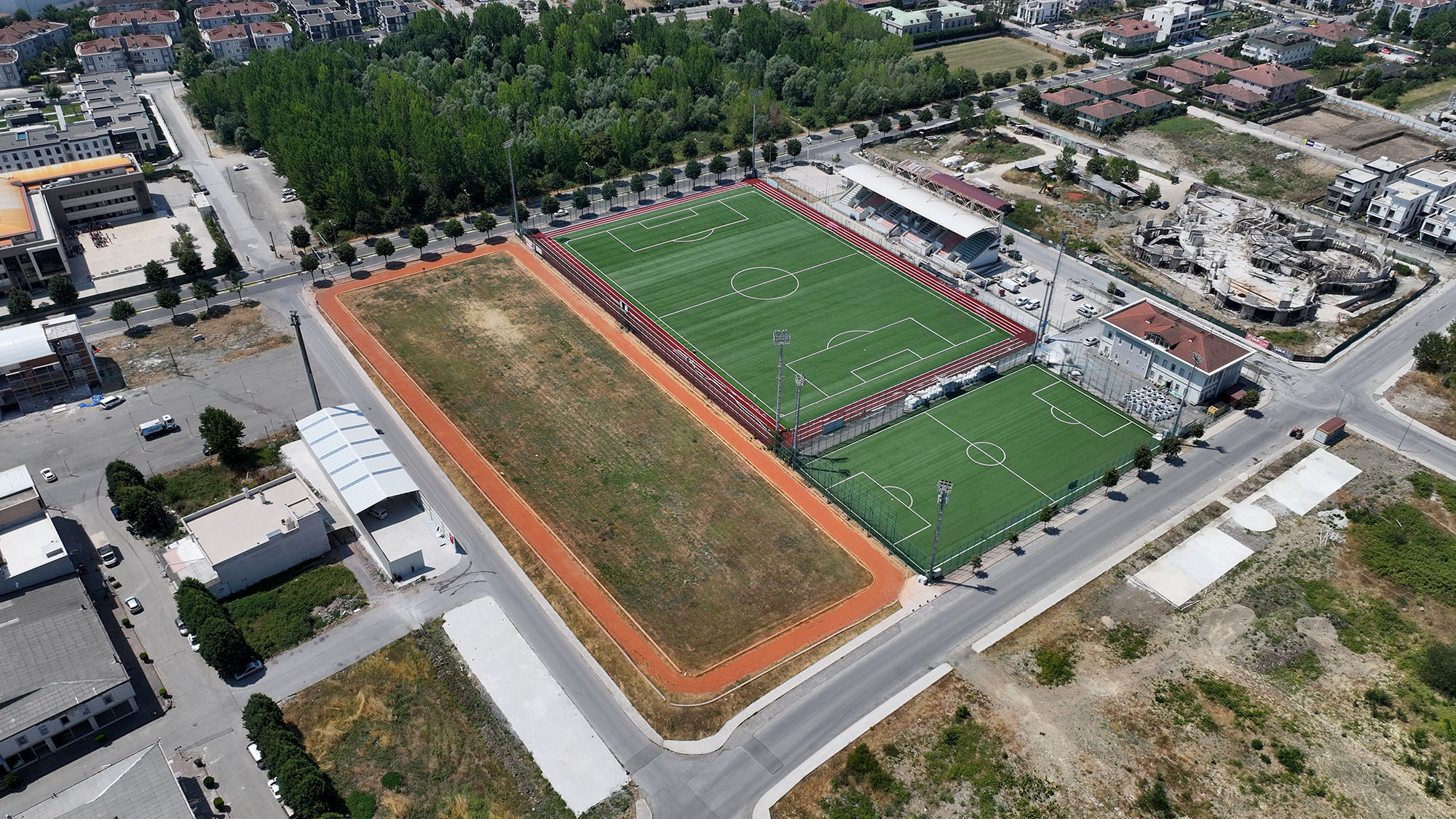 Sakarya’nın futbol üssü Ekrem Karaberberoğlu Altyapı Tesisleri’ne yeni yüz