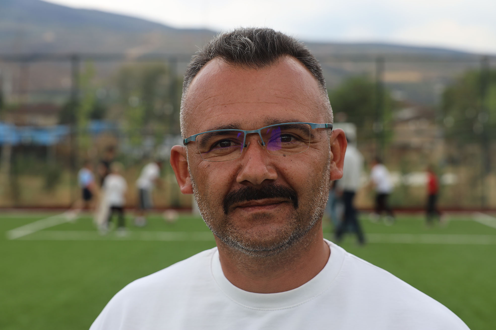 Okullar tatil oldu, Bayatlı gençler sahaya koştu