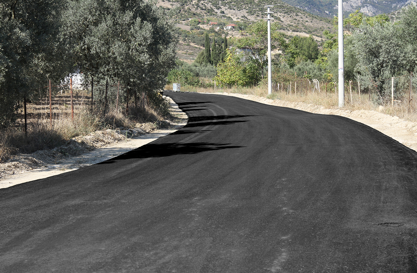 Büyükşehir Pamukova’yı yeniledi