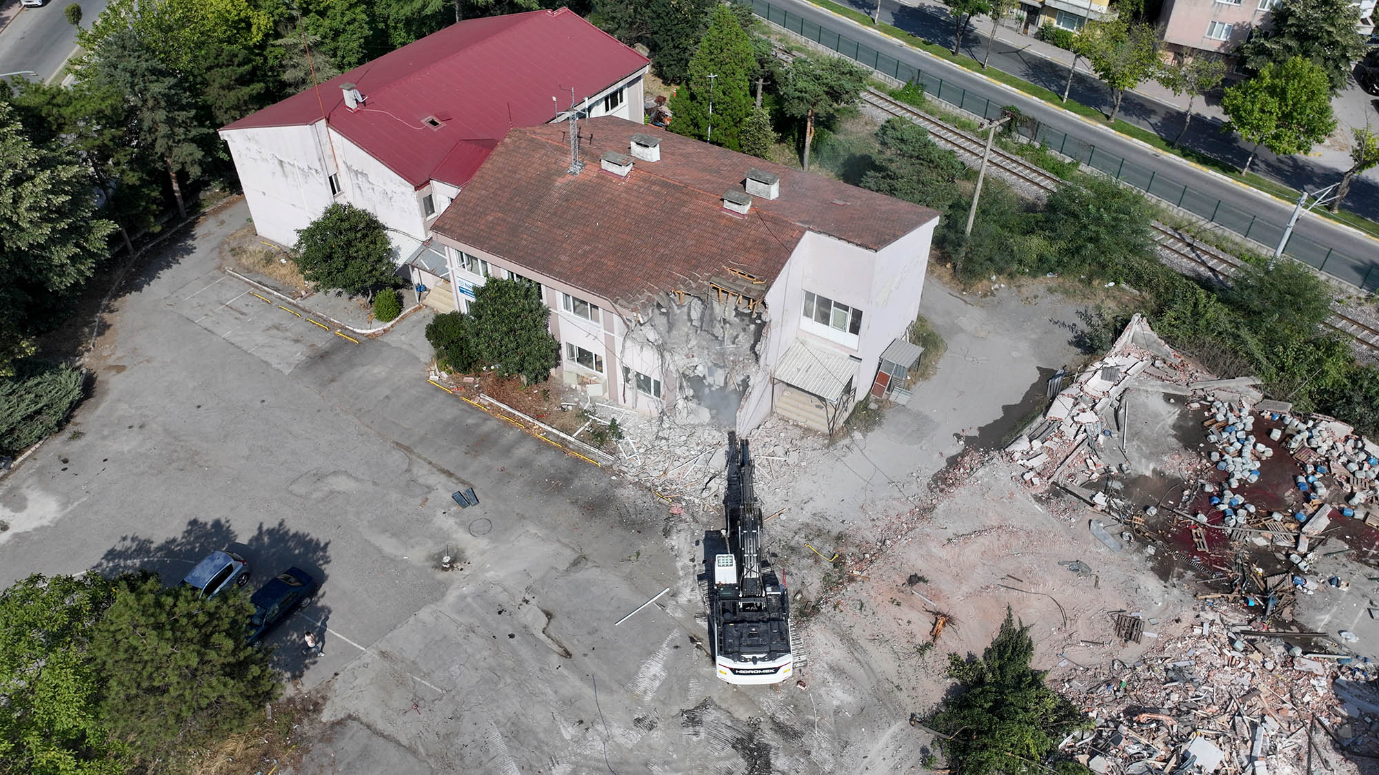 Büyükşehir adımları peş peşe atıyor: “Sakarya’mıza yakışır hizmet binası için çalışmalar başladı”