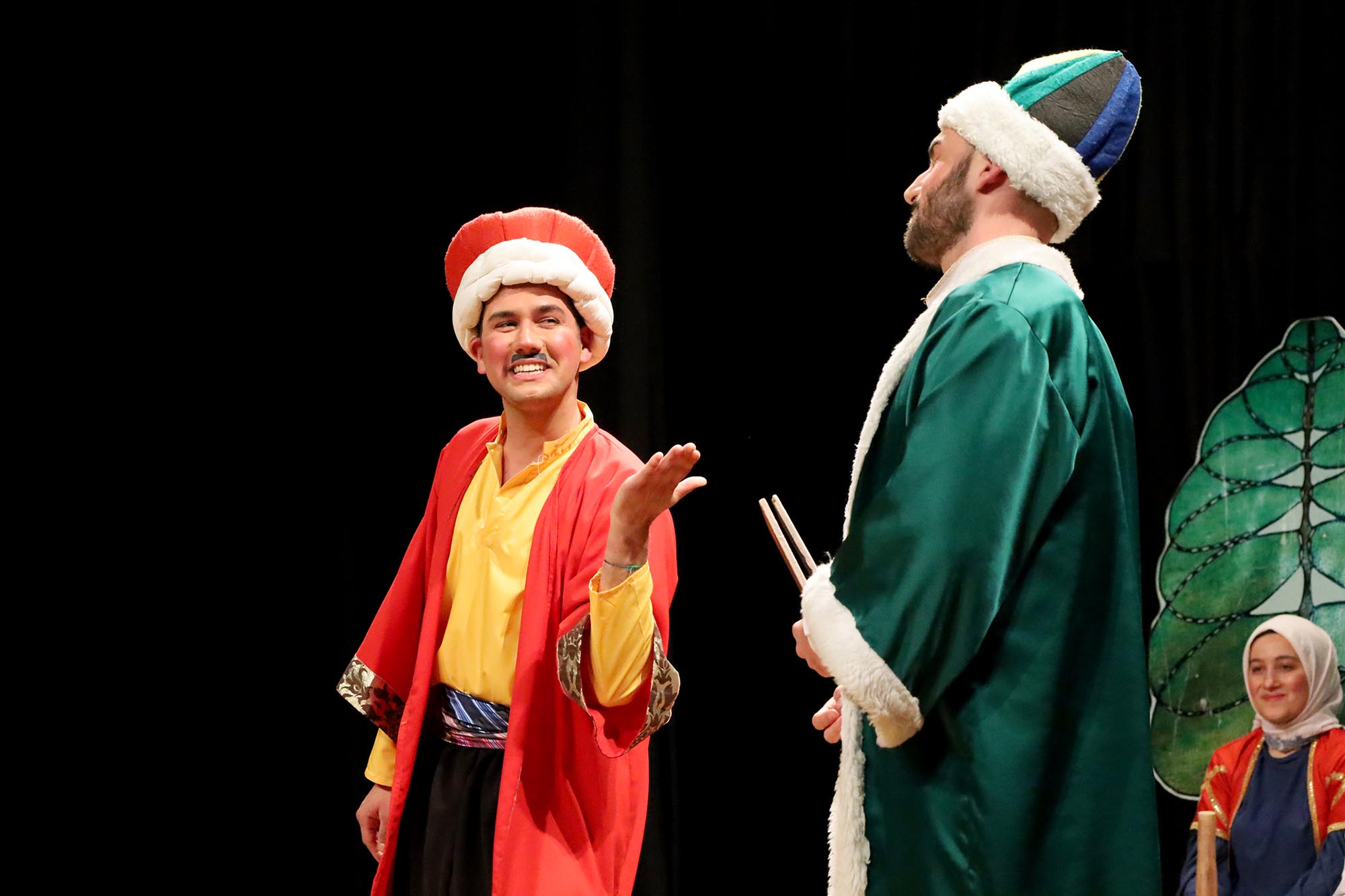 Genç tiyatrocuların sahnesi büyük beğeni topladı