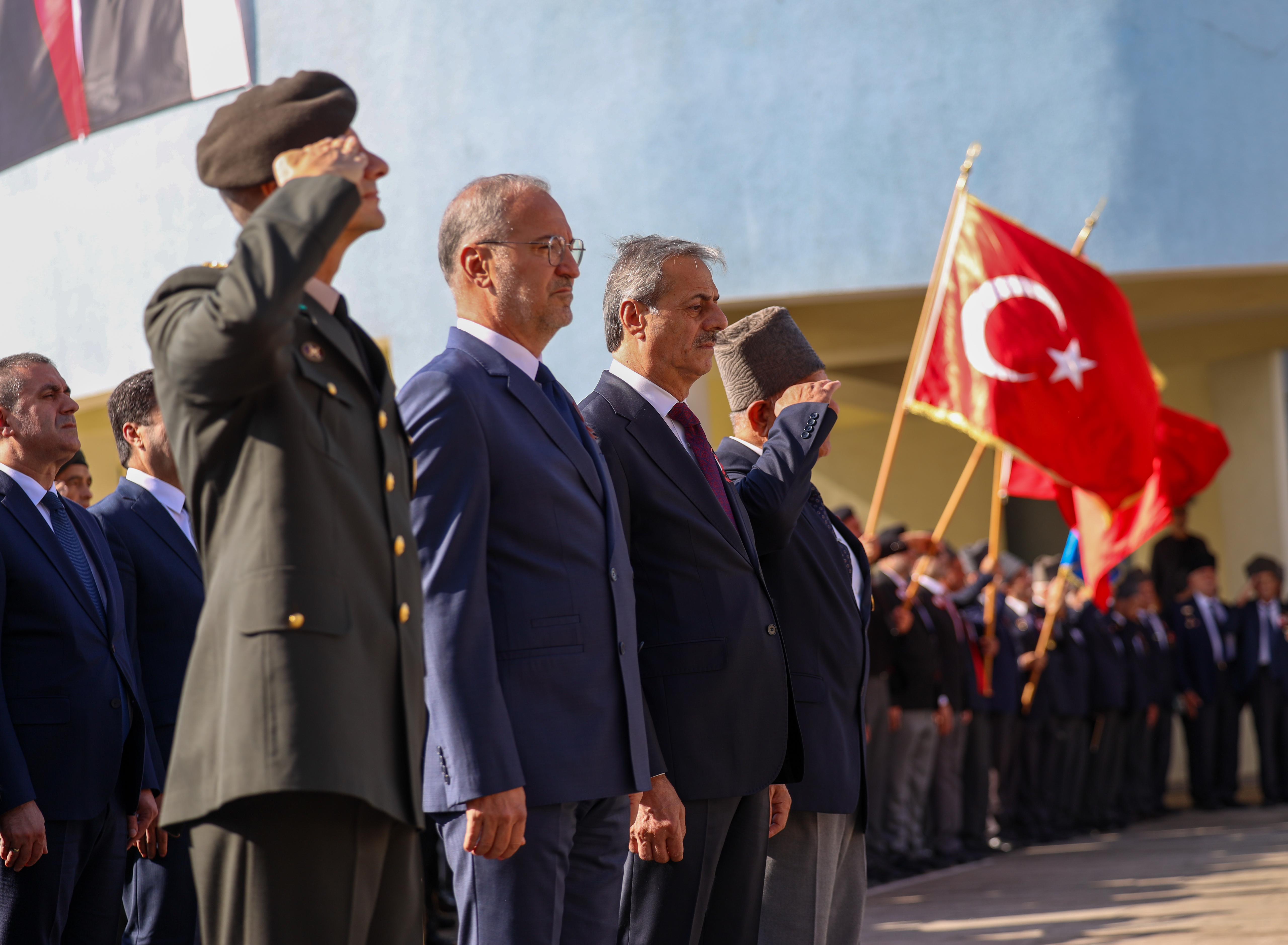“Gaziler vatanı için canlarını ortaya koyan kahramanlarımızdır”