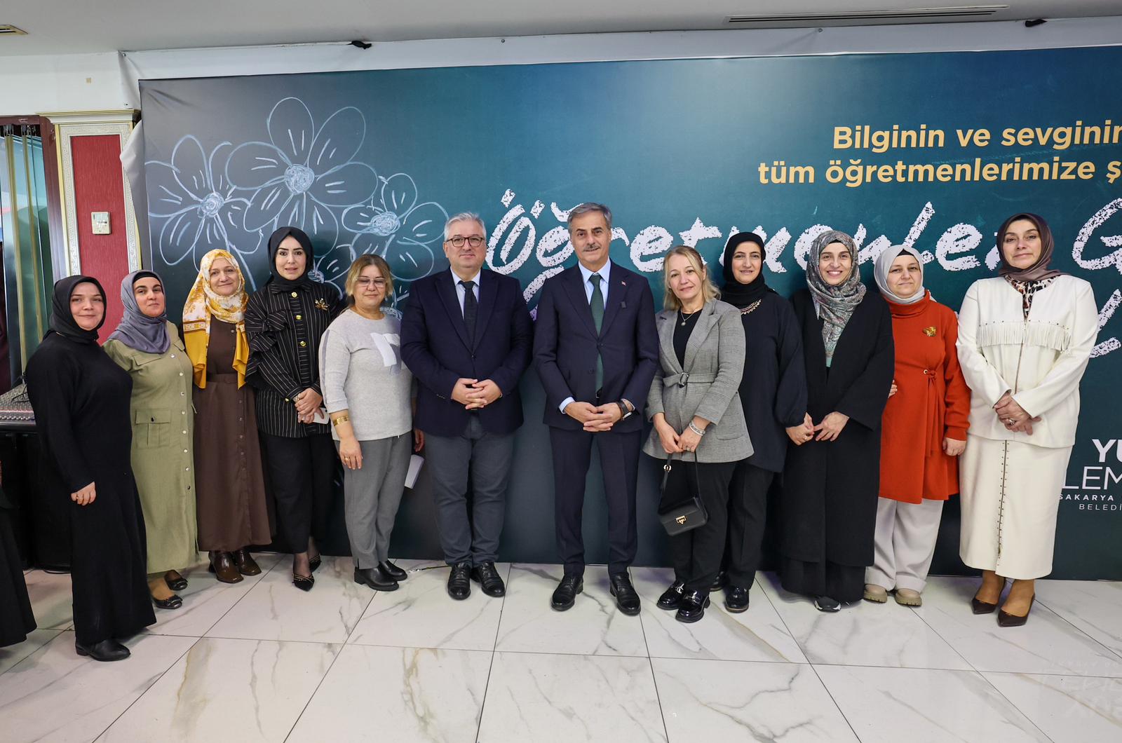 “Öğretmenlik hiçbir ölçüyle tarif edilmeyecek kadar yüce bir meslektir”