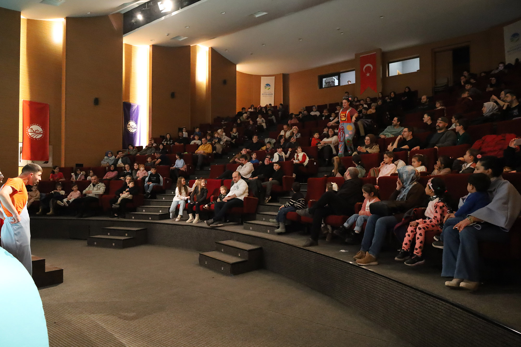 ‘Ali Can ve Arkadaşları’ SGM’de çocuklarla buluştu