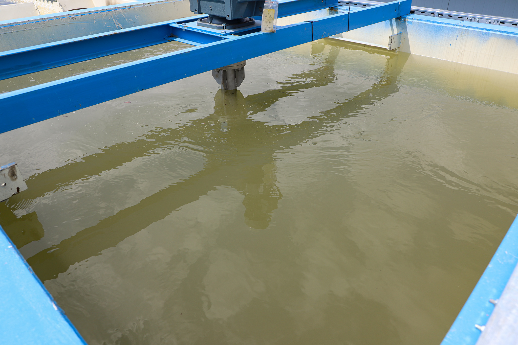 Karapürçek’te ön çökeltim sistemiyle arıtılan sular altyapı hatlarına ulaştı