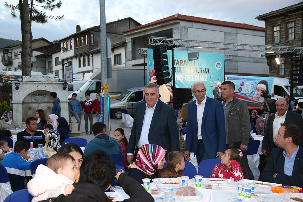 Sofralar bu kez Taraklı’da kuruldu