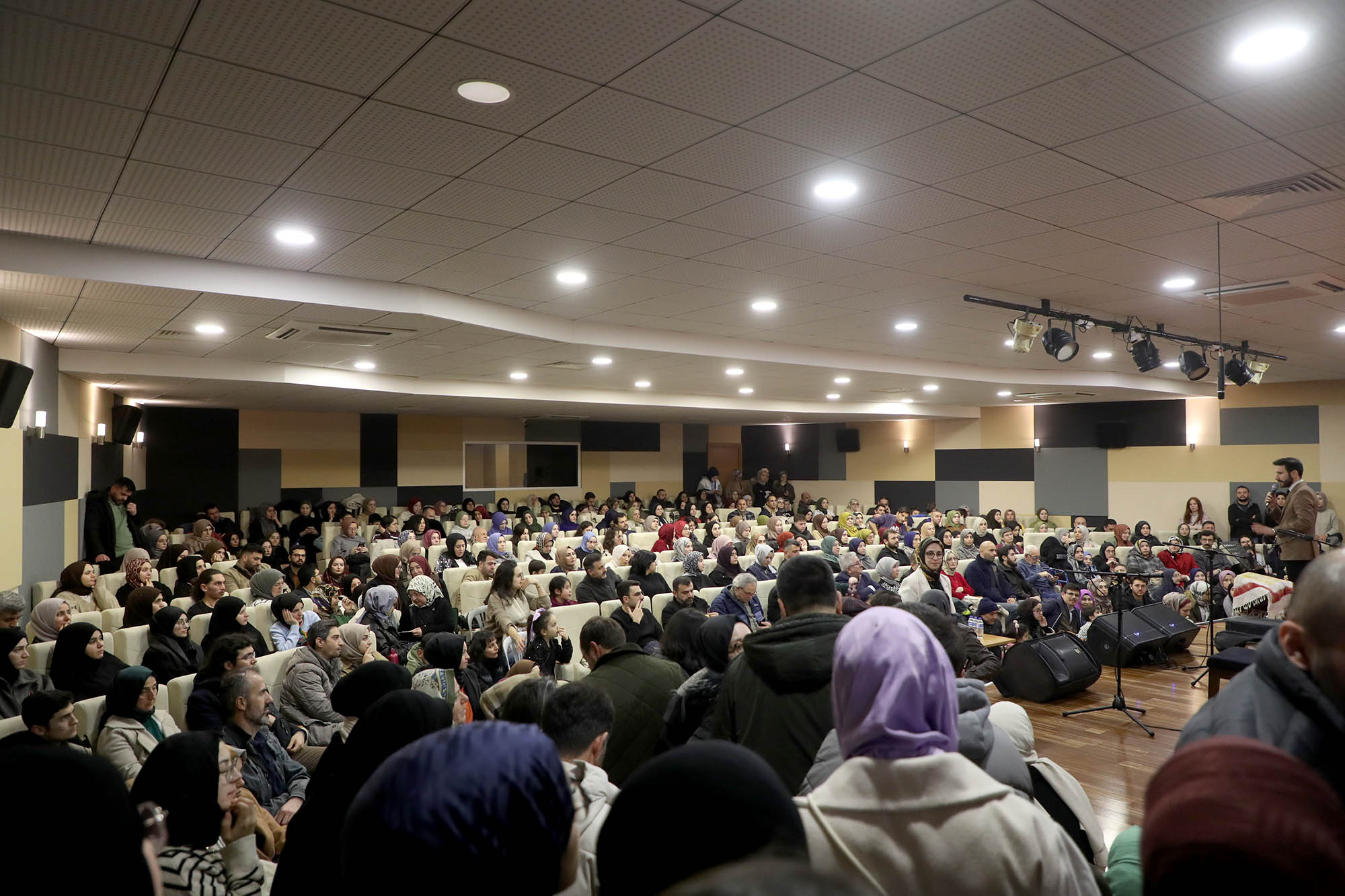 Santurun ustası Sedat Anar Sakarya’da müzikseverleri ‘Şeyh Galip’ tınılarıyla büyüledi