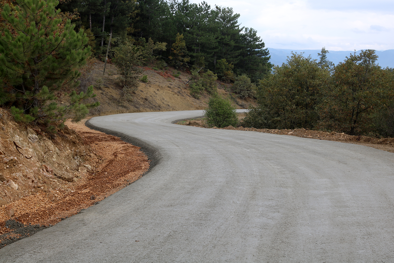 37 kilometrelik beton yol çalışmaları tamamlandı