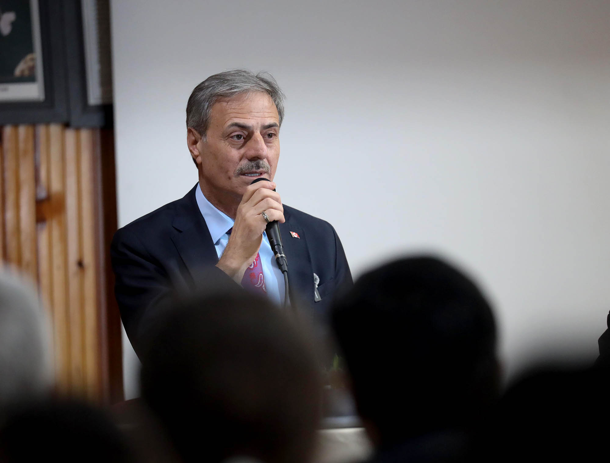 Yusuf Alemdar Bilim Merkezi’nin imzasını gençlerle attı
