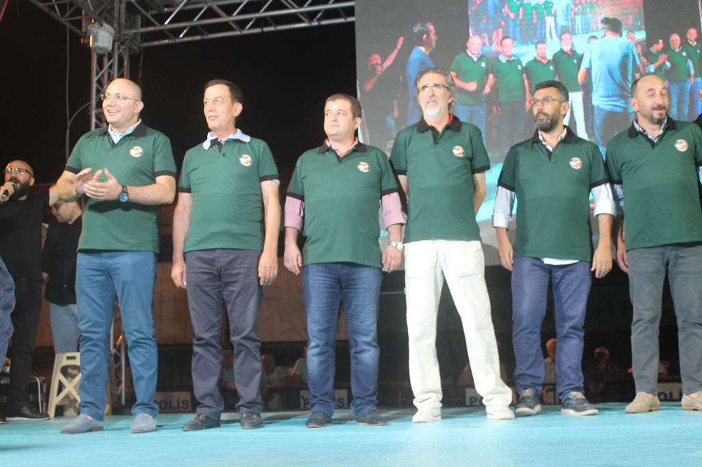 Büyükşehir Basket Darbeye Karşı Tek Yürek