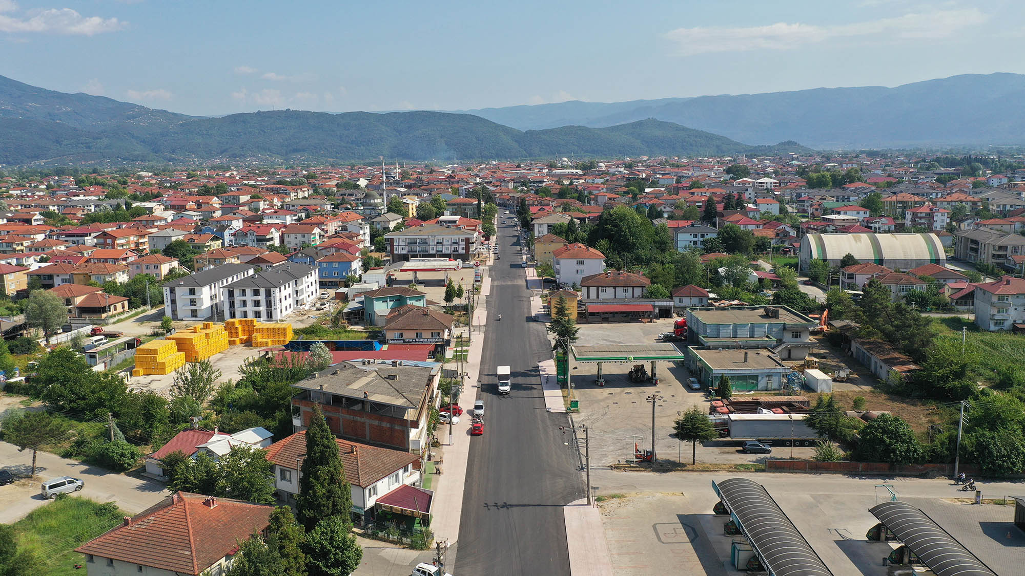 Başkan Alemdar Akyazı’da çalışmaları yerinde inceledi: “Asfalt atağımız sürecek”
