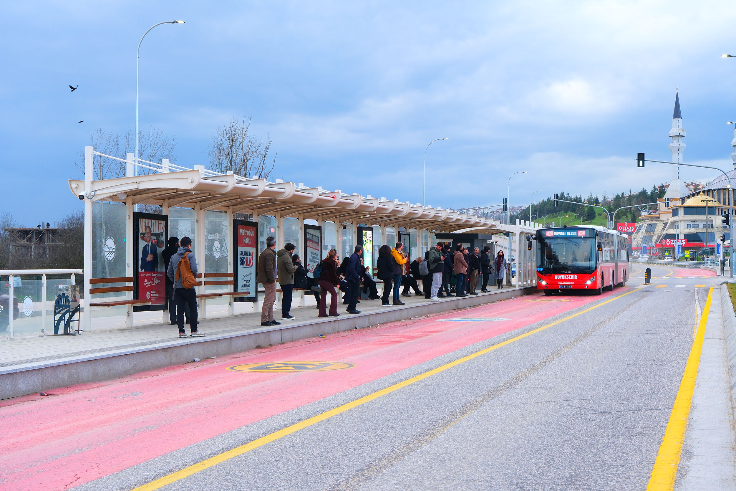 Sakarya’da toplu taşımada binlerce kişinin ilk tercihi Metrobüs