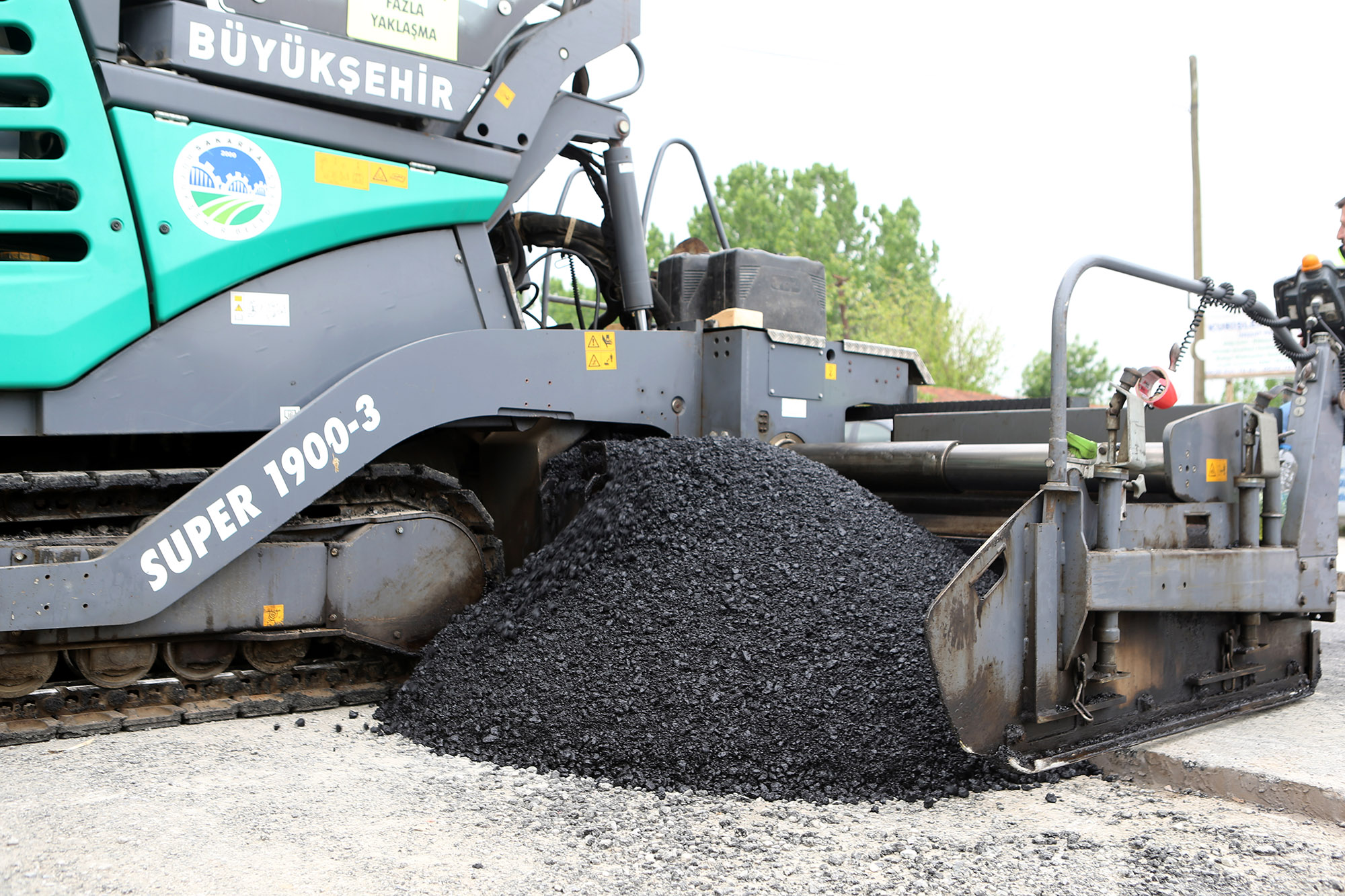 Büyükşehir hastaneye giden tüm güzergahlara dokundu