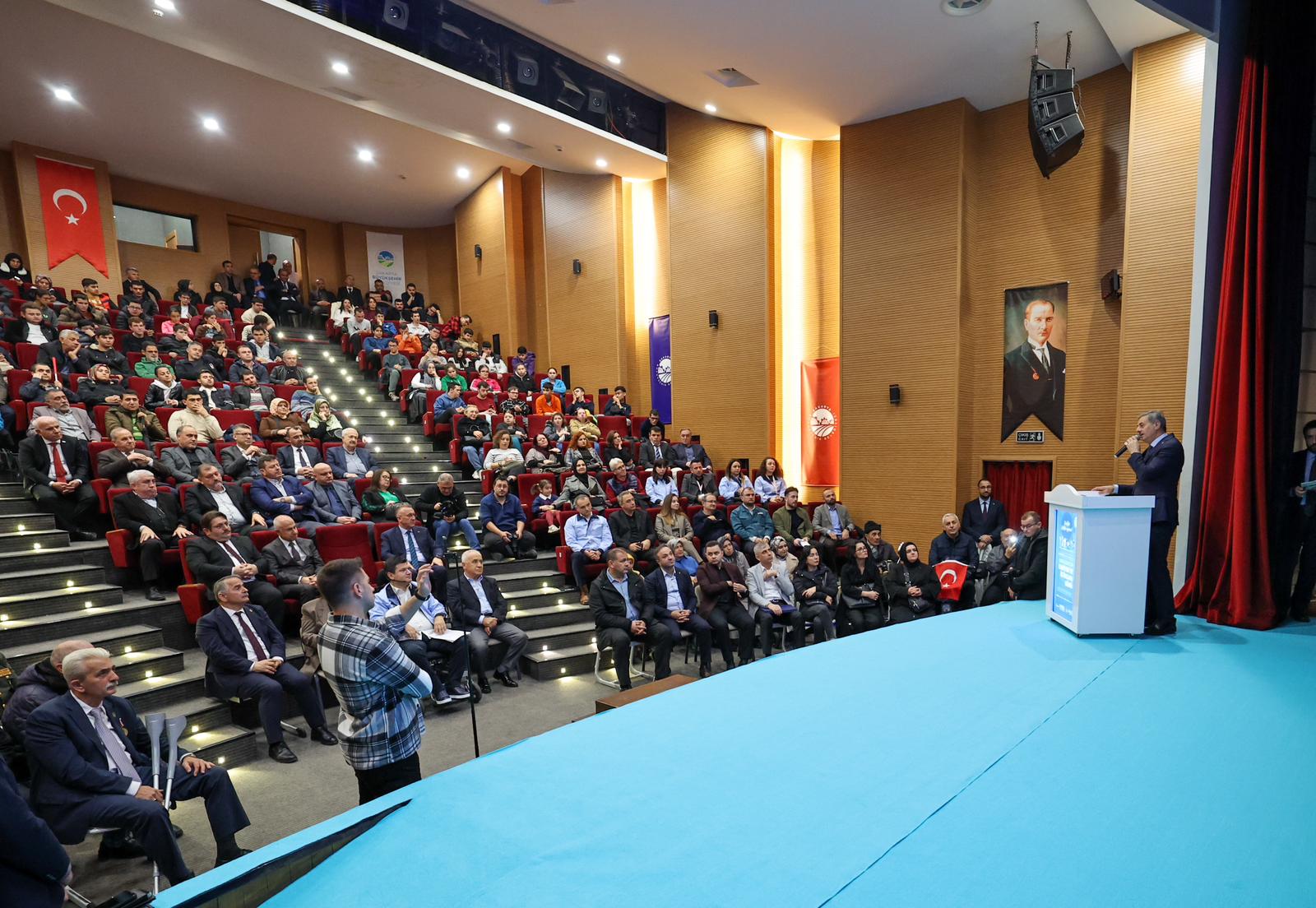 “Özel bireylerimiz gayreti ve azmiyle büyük başarılara imza atıyor”