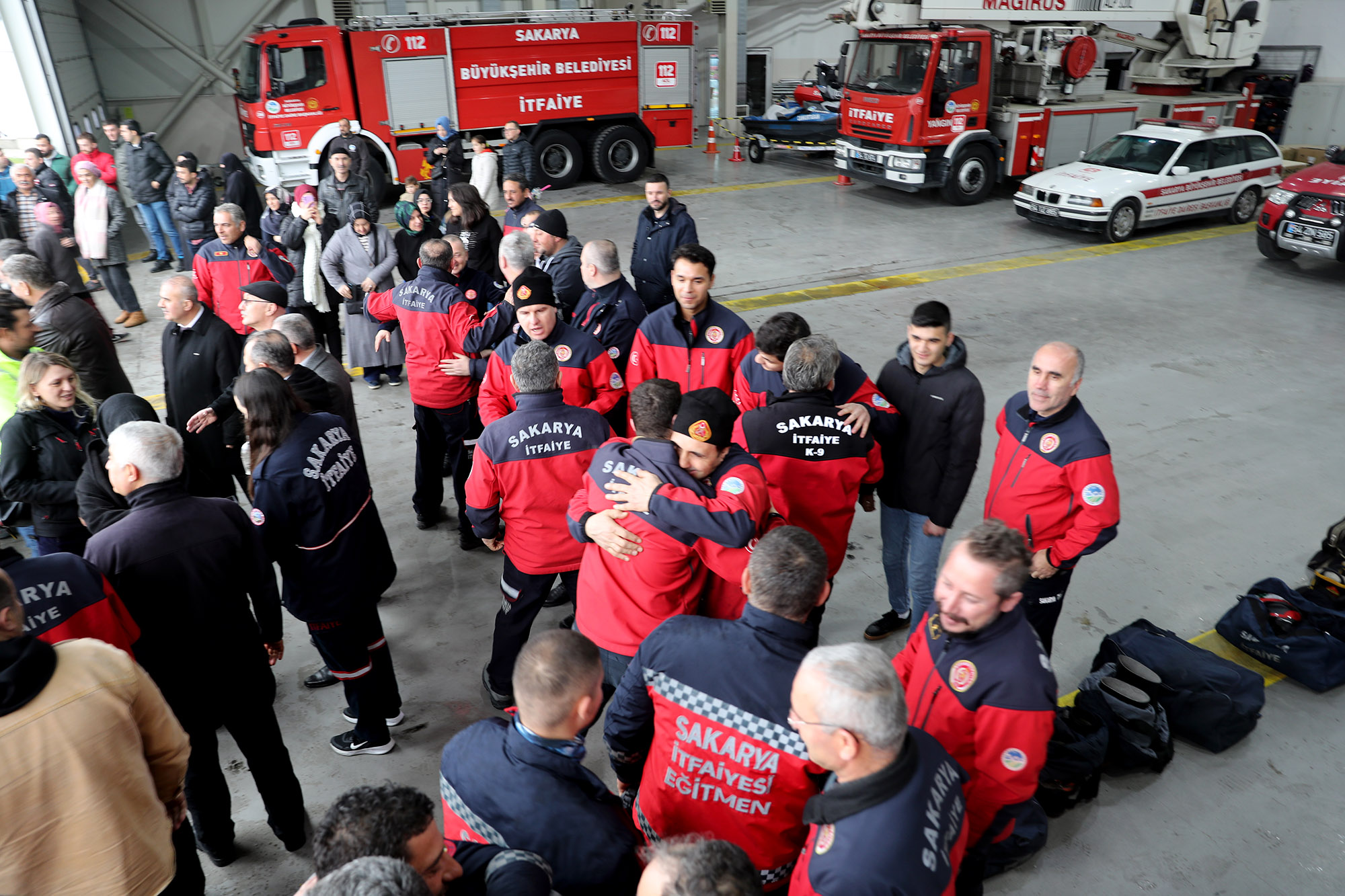 Afet bölgesinde ‘umuda giden’ yolu onlar kazmıştı