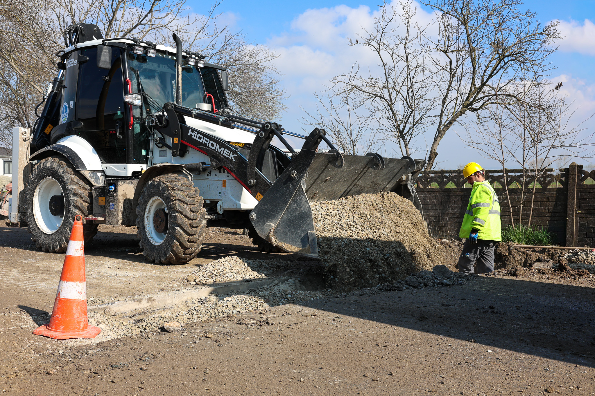 Küçükesence Mahallesi’nde yenilenen 6 bin 400 metrelik hat sayesinde su kayıpları son buldu