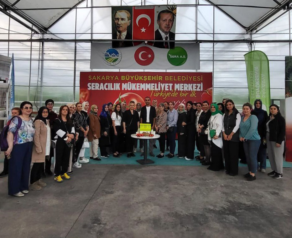 Girişimci kadınlar çift katlı otobüsle Sakarya’yı gezdi