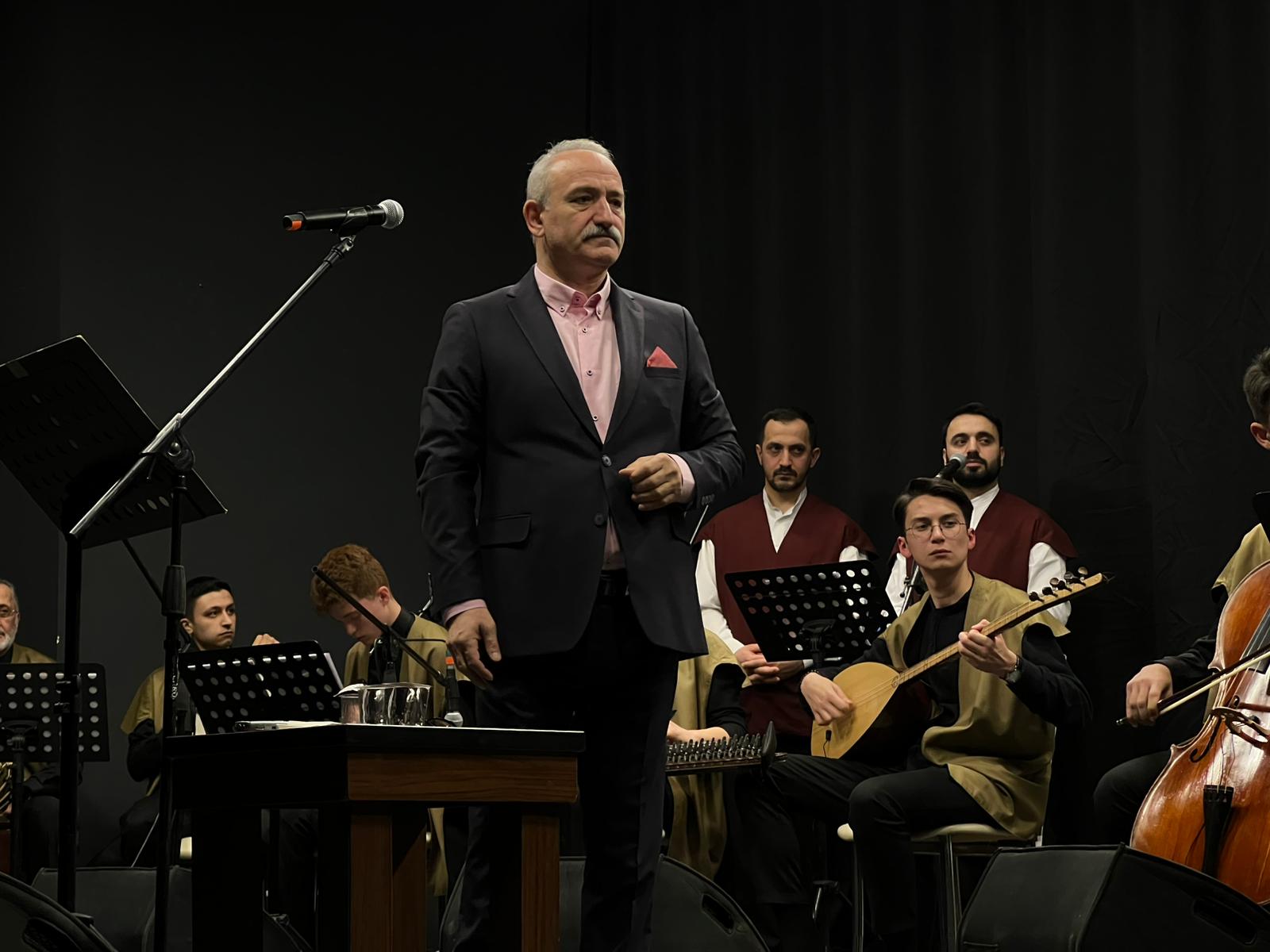 İlahilerle dolu gecede Ramazan’ın manevi ruhu hissedildi