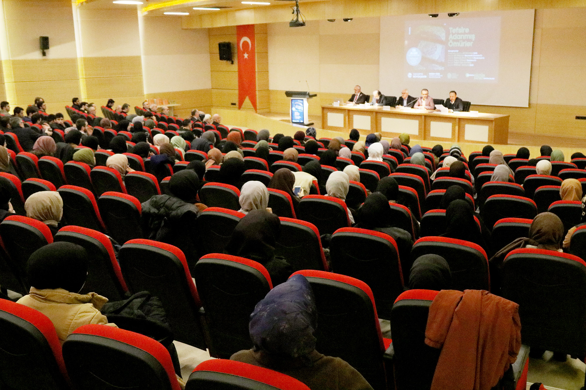 ‘Çağın çağrısına iz bırakan’ âlimler bu panelde konuşuldu