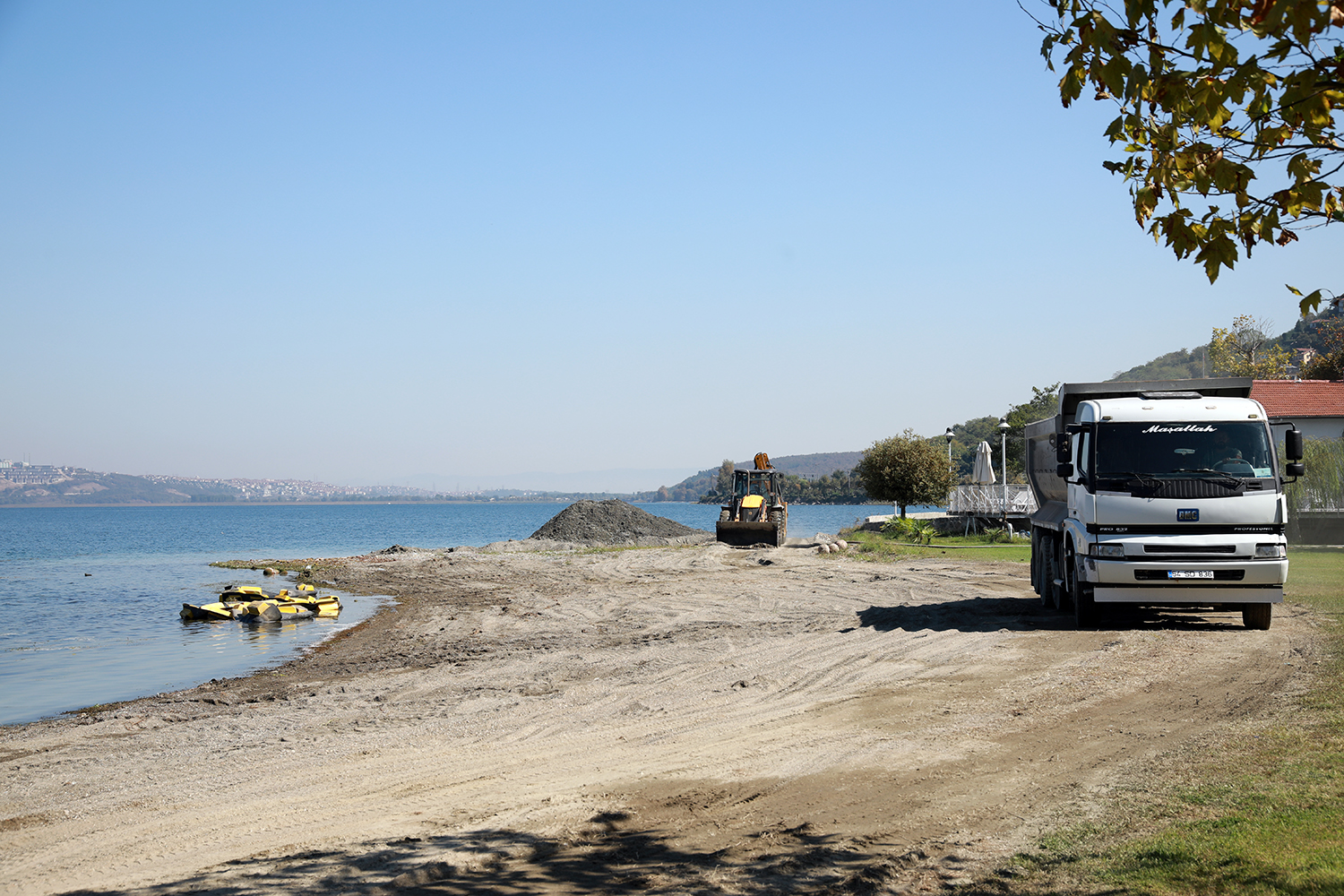 Dereler ıslah ediliyor göl korunuyor